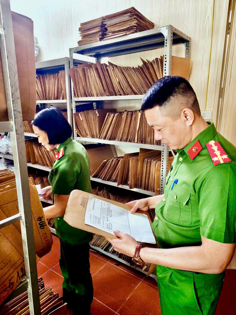 Công an tỉnh Hưng Yên triển khai Mô hình “Tàng thư cơ sở 3 chuẩn- 3 nhanh” tại Công an cấp xã
