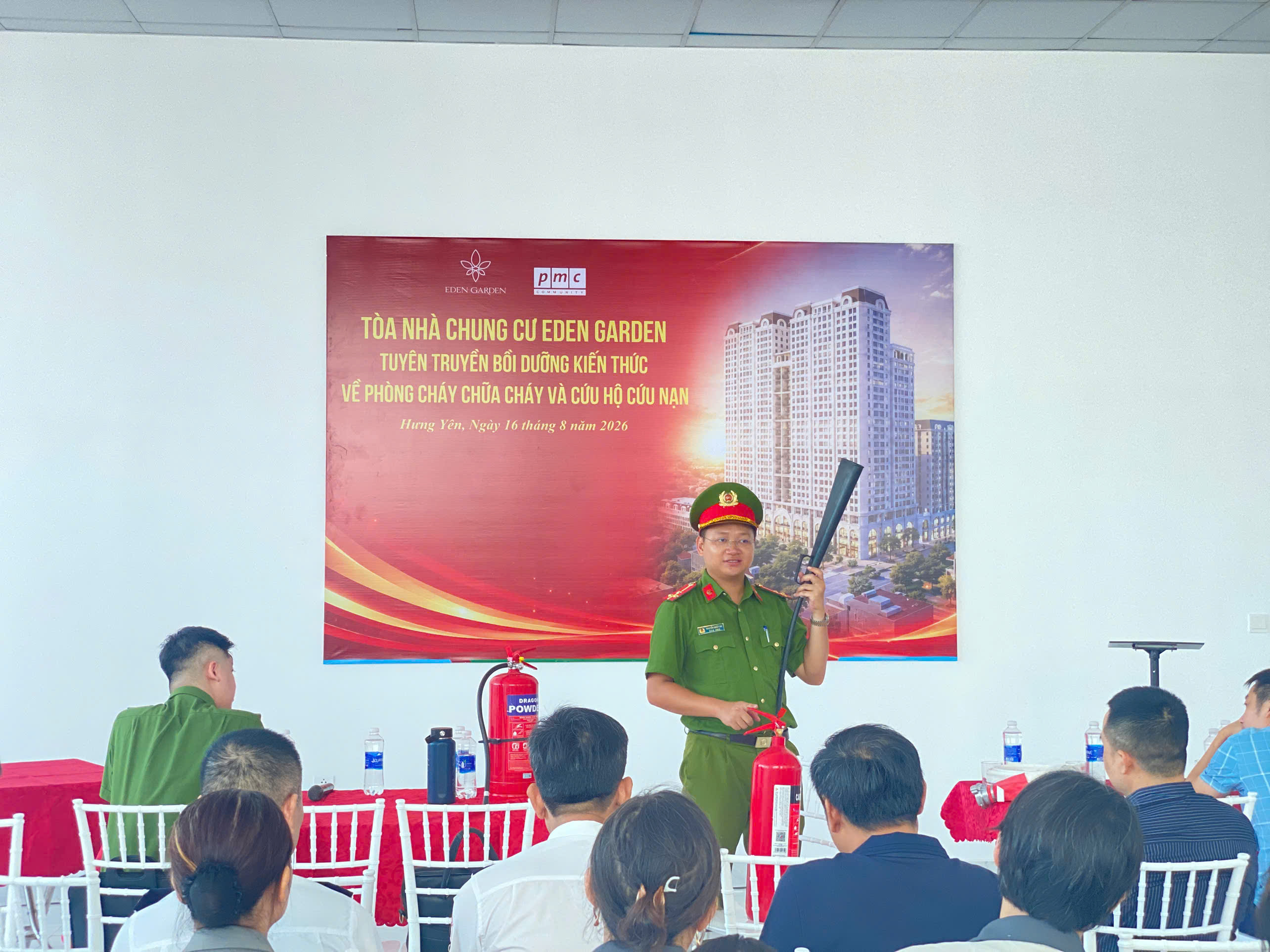 Tuyên truyền, tập huấn phòng cháy, chữa cháy và cứu nạn, cứu hộ, diễn tập phương án chữa cháy và cứu nạn cứu hộ tại Khu Nhà ở thương mại Eden Garden, phường Thái Bình, tỉnh Hưng Yên