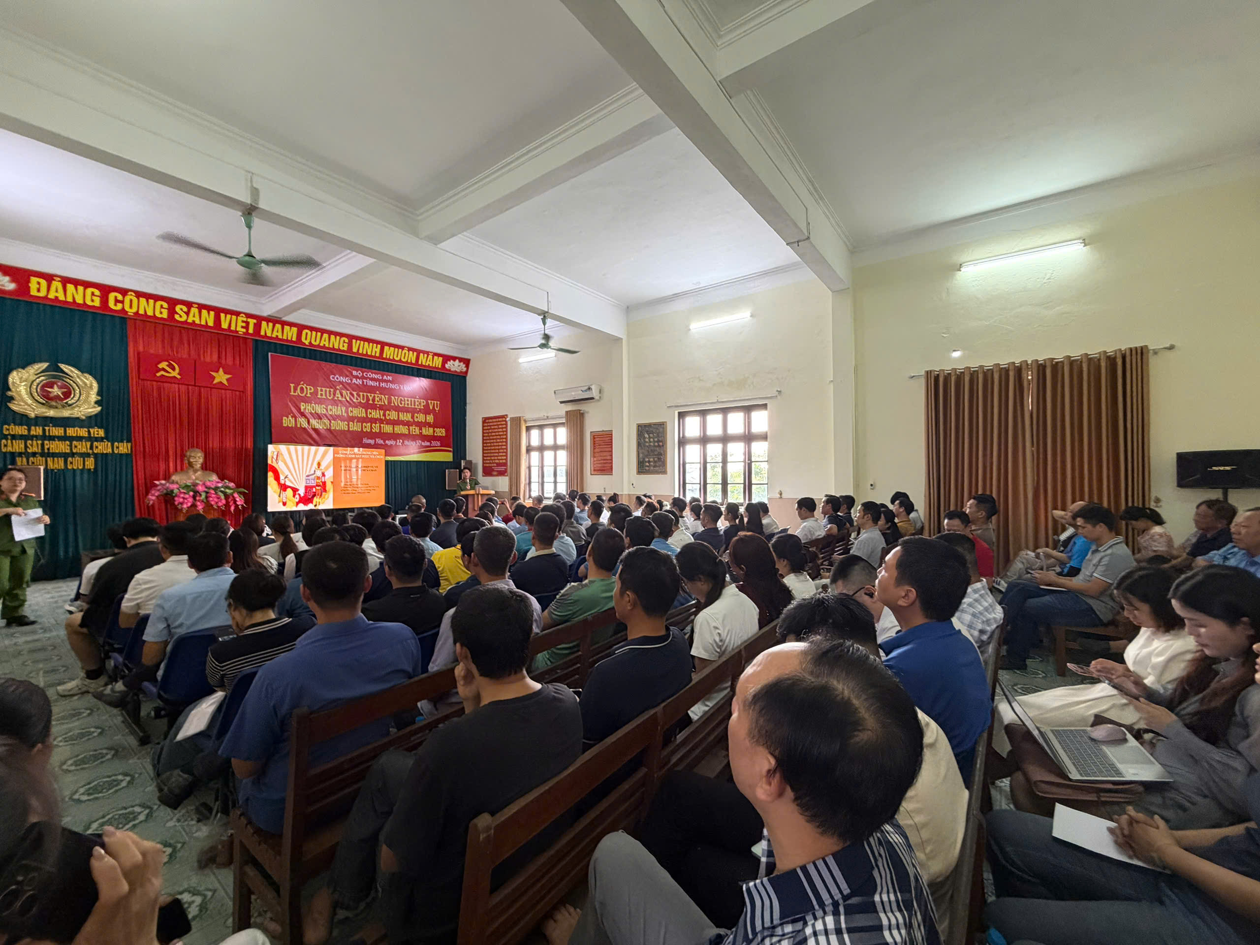 Phòng Cảnh sát Phòng cháy, chữa cháy và cứu nạn, cứu hộ tăng cường huấn luyện nghiệp vụ PCCC và CNCH cho người đứng đầu cơ sở
