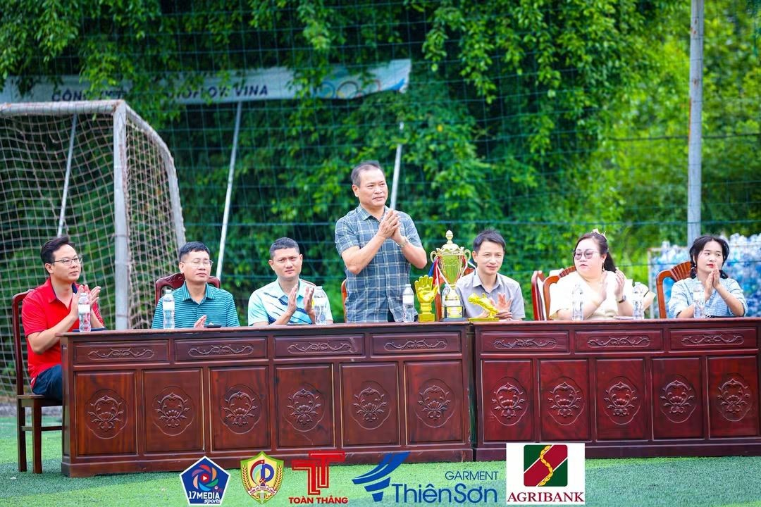 Chi đoàn Đội Chữa cháy và CNCH khu vực Quỳnh Phụ: Tổ chức giao lưu thể thao Chào mừng ngày kỷ niệm 65 năm Ngày truyền thống lực lượng Cảnh sát PCCC và CNCH, 25 năm Ngày toàn dân PCCC và CNCH