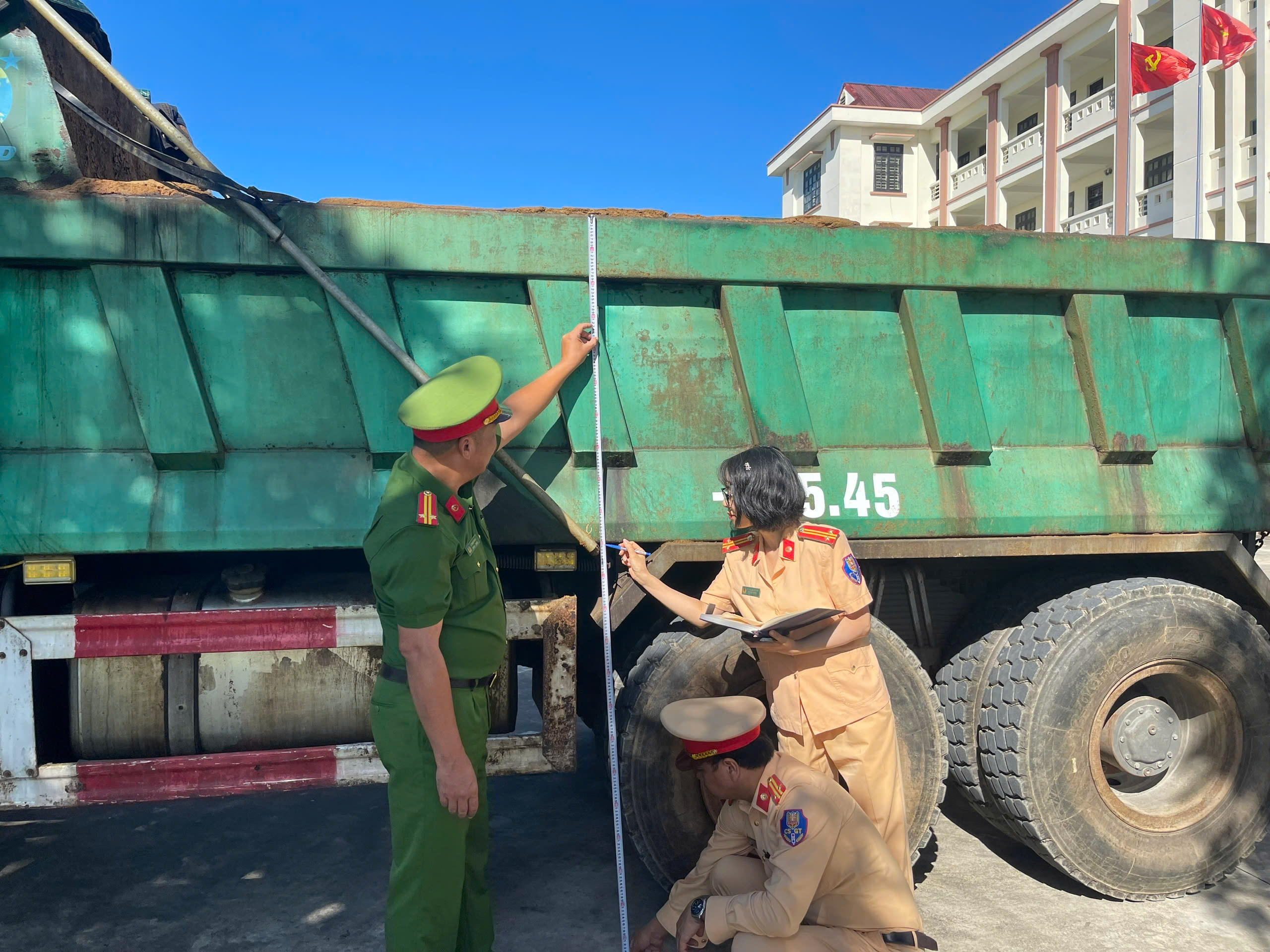 Hưng Yên quyết liệt làm sạch dữ liệu đăng ký, quản lý phương tiện giao thông