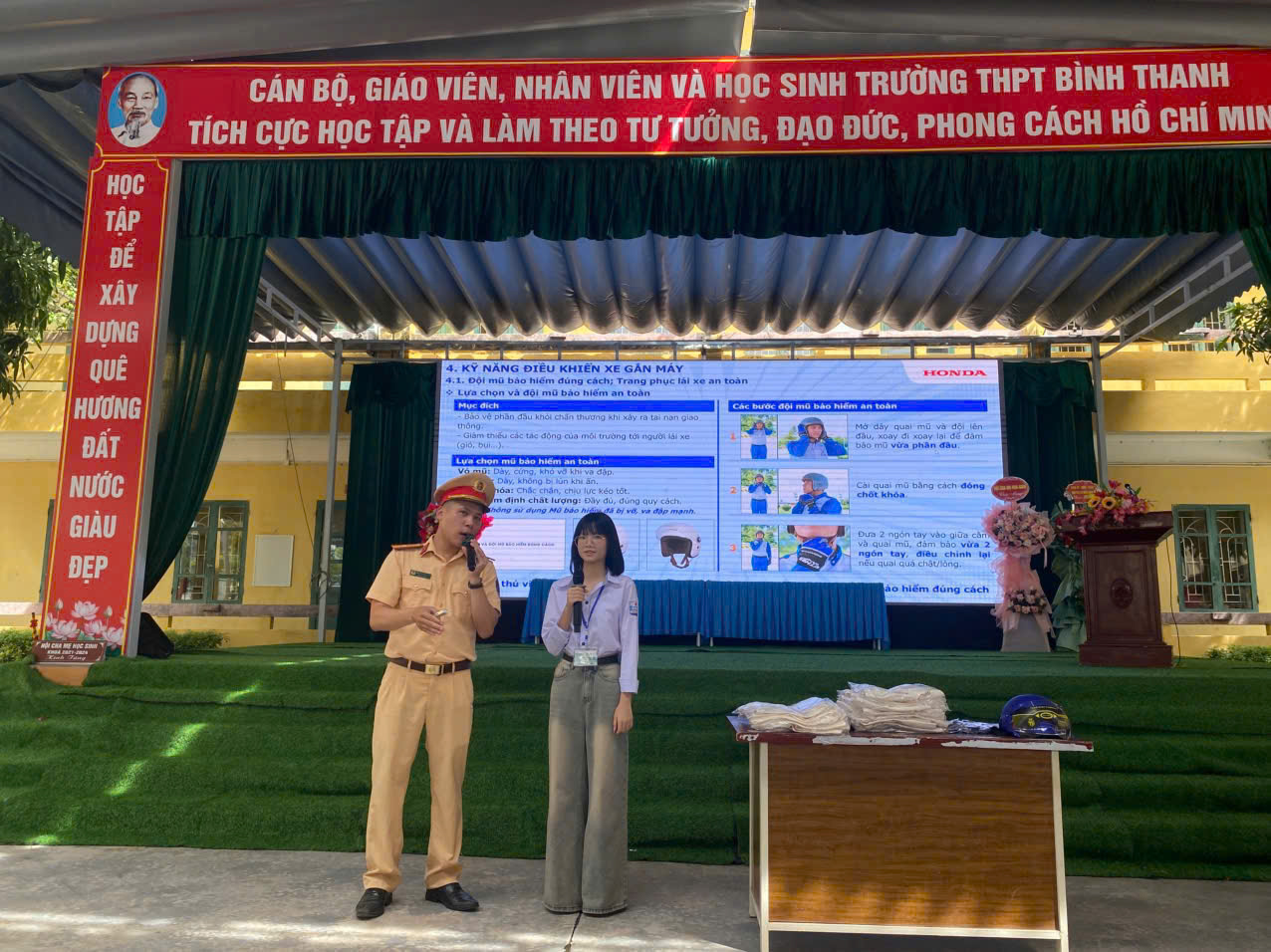 Tuyên truyền pháp luật về an toàn giao thông, hướng dẫn kỹ năng lái xe an toàn cho học sinh Trường trung học phổ thông Bình Thanh