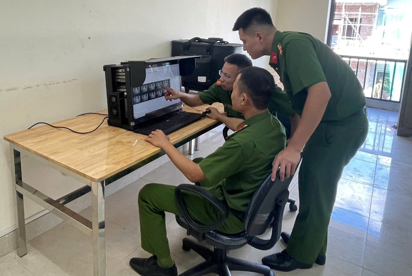 Phòng Kỹ thuật hình sự Công an tỉnh Hưng Yên chủ động nâng cao năng lực, hiệu quả công tác giám định, làm chủ khoa học công nghệ trong tình hình mới