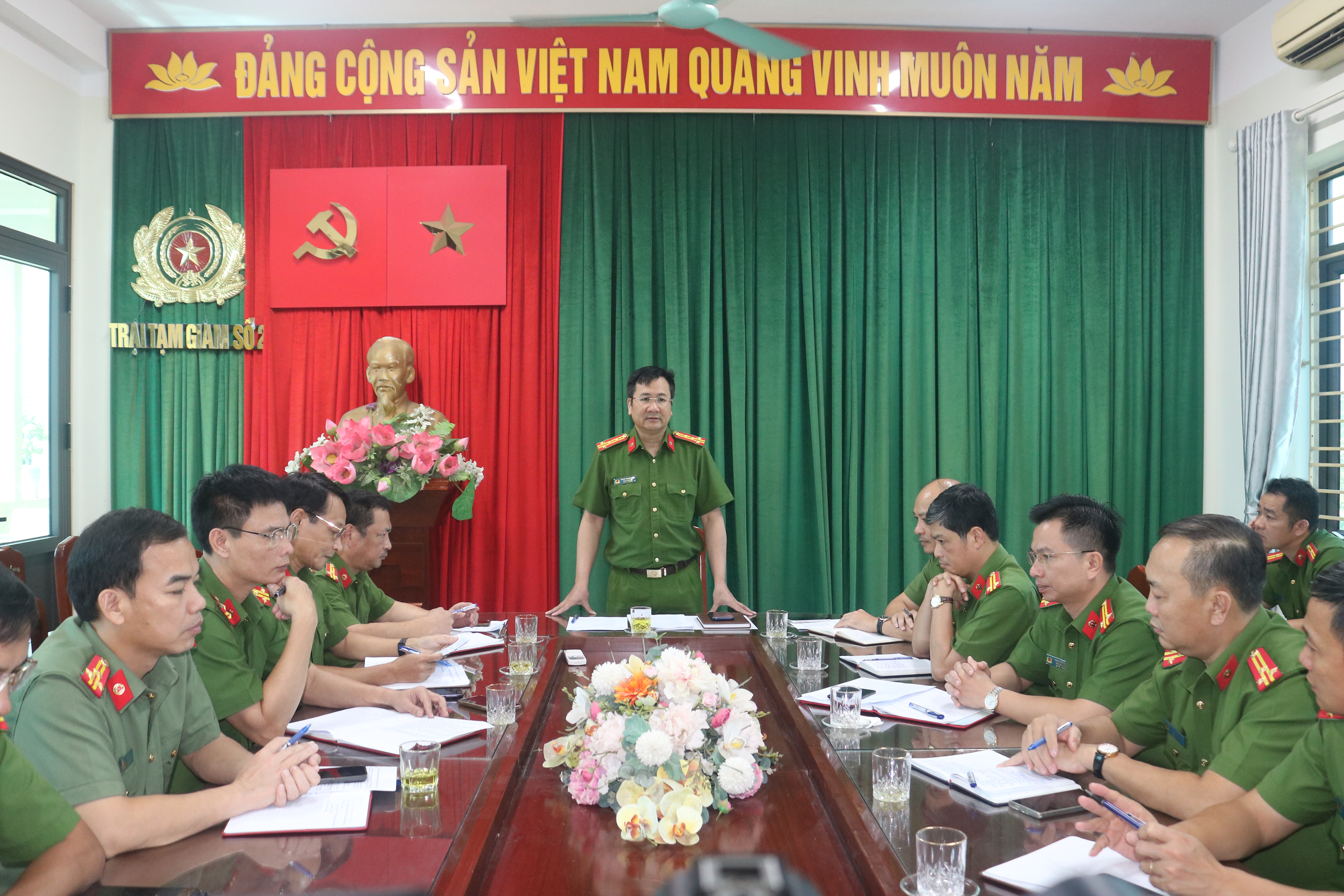 Từ triển khai thực hiện Bộ tiêu chí Mô hình “đơn vị số”, “chỉ huy số”, “cán bộ số” đến nâng cao chất lượng công tác lãnh đạo, chỉ đạo, điều hành và triển khai thực hiện Nghị quyết 57 về chuyển đổi số tại Trại tạm giam số 2
