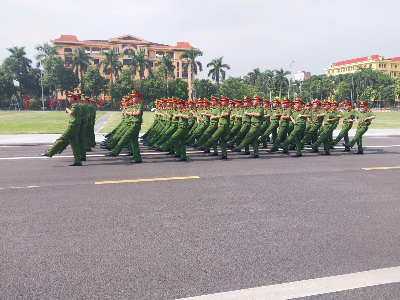 Phòng Cảnh sát cơ động tổ chức huấn luyện Điều lệnh phục vụ Lễ khai mạc Đại hội Thể dục thể thao tỉnh Hưng Yên lần thứ X năm 2026.