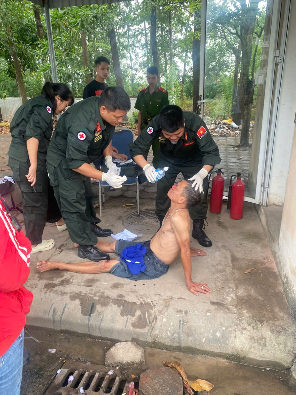 Kịp thời hỗ trợ người dân gặp tai nạn giao thông