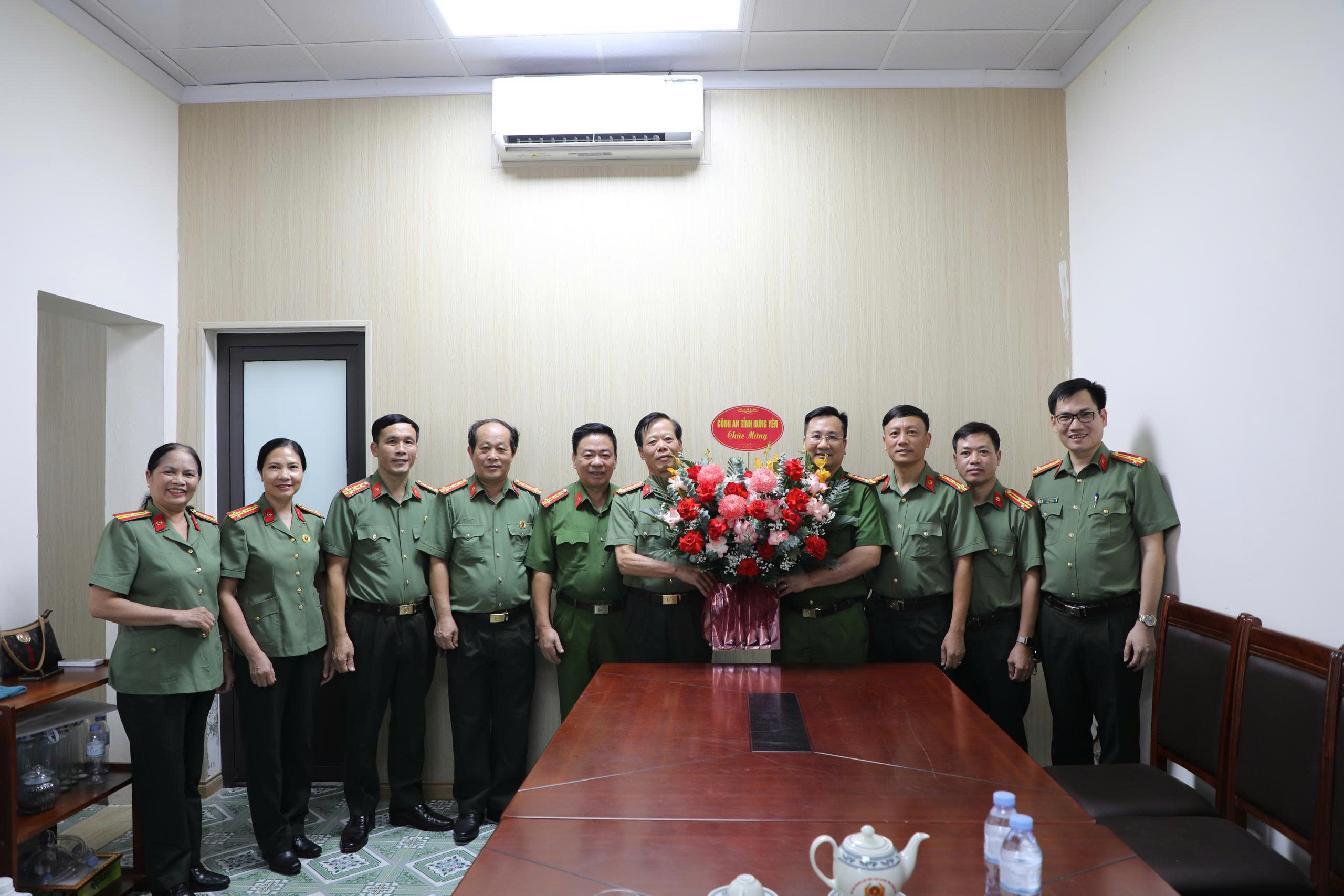 Công an tỉnh thăm, chúc mừng Hội Cựu Công an nhân dân tỉnh Hưng Yên nhân Ngày truyền thống Công an nhân dân Việt Nam