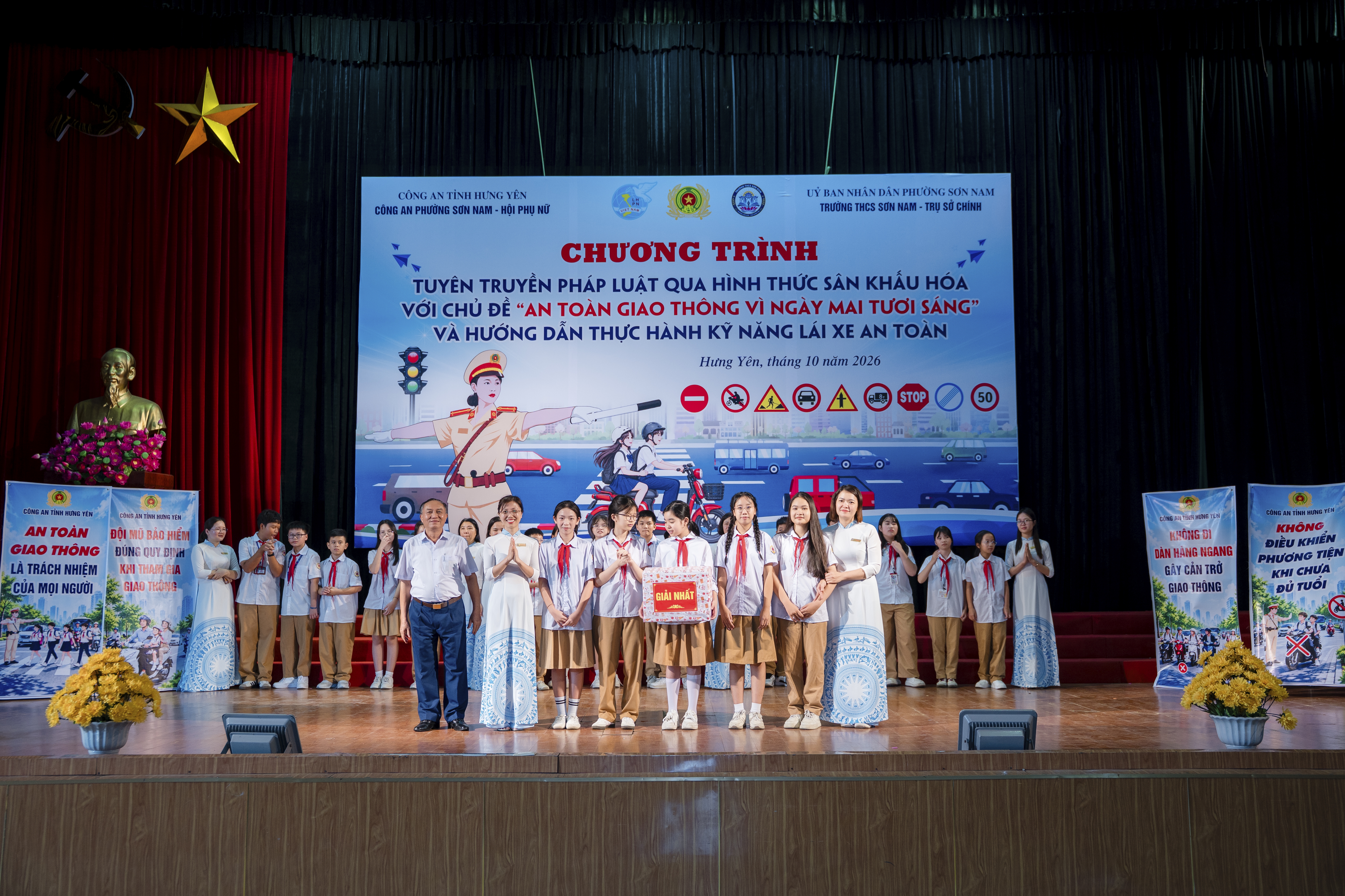 Sôi nổi chương trình “An toàn giao thông vì ngày mai tươi sáng” tại Trường THCS Sơn Nam