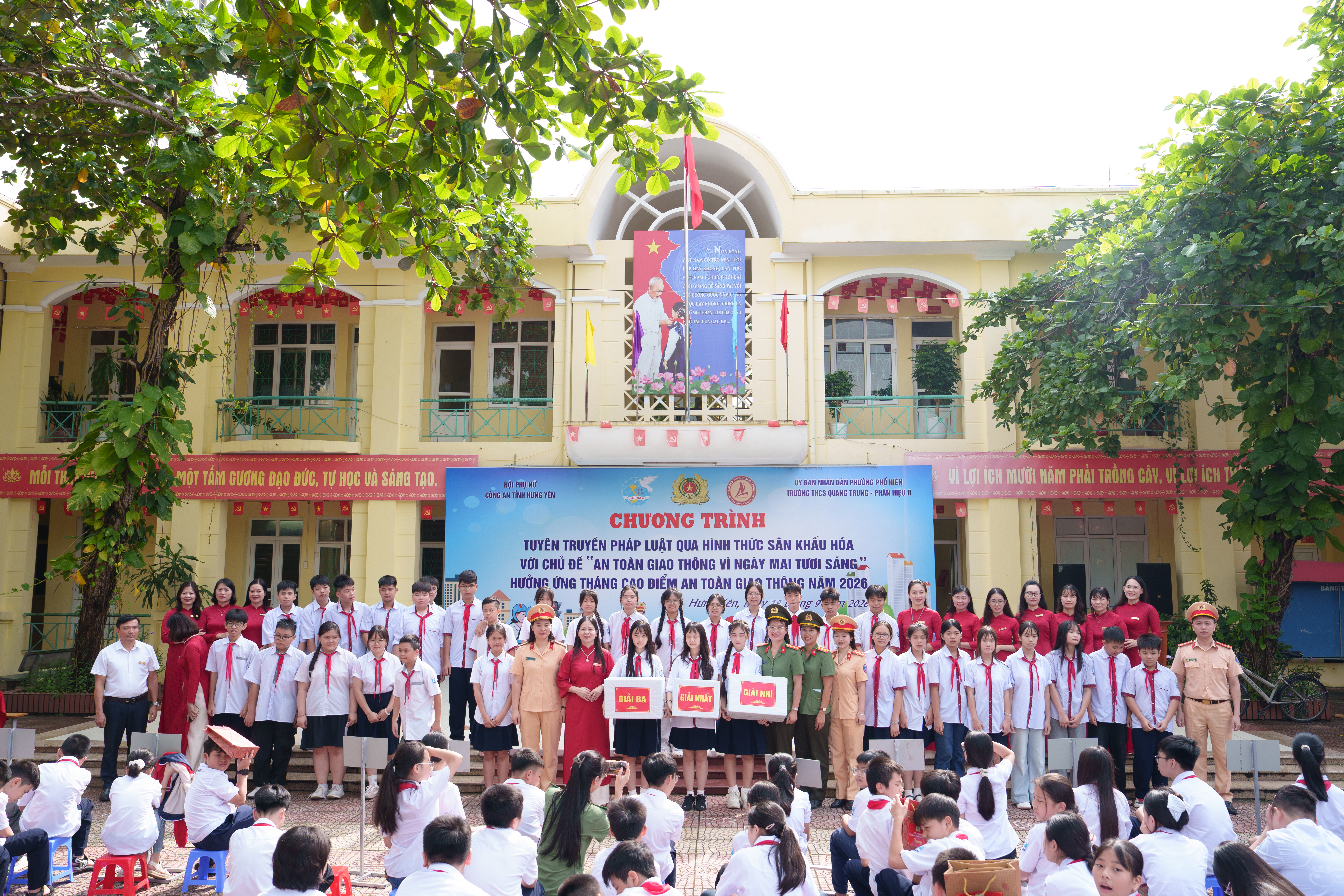 Hội Phụ nữ Công an tỉnh tuyên truyền pháp luật về an toàn giao thông bằng hình thức sân khấu hóa