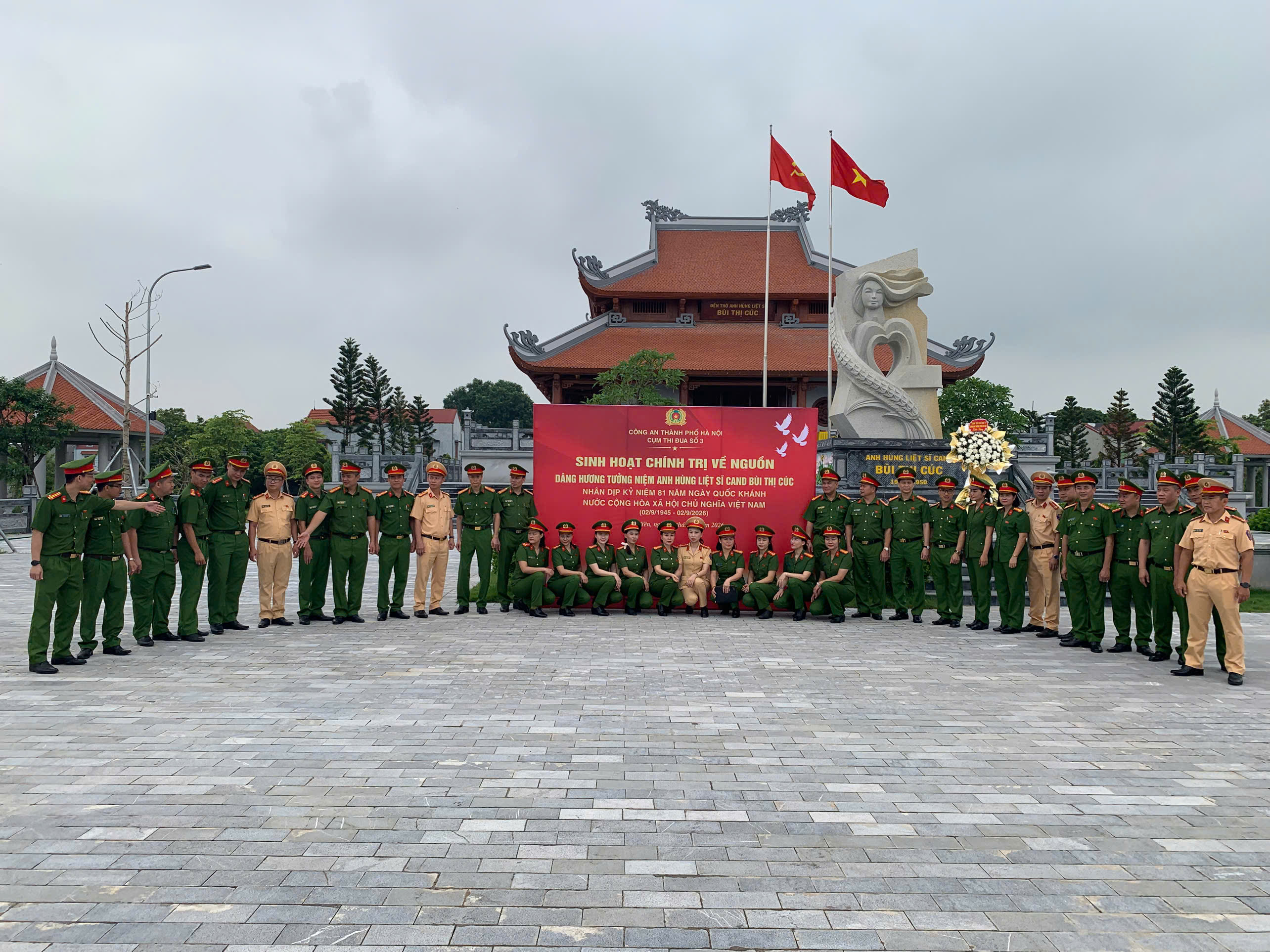 Cụm thi đua số 3 Công an thành phố Hà Nội về nguồn tại Hưng Yên