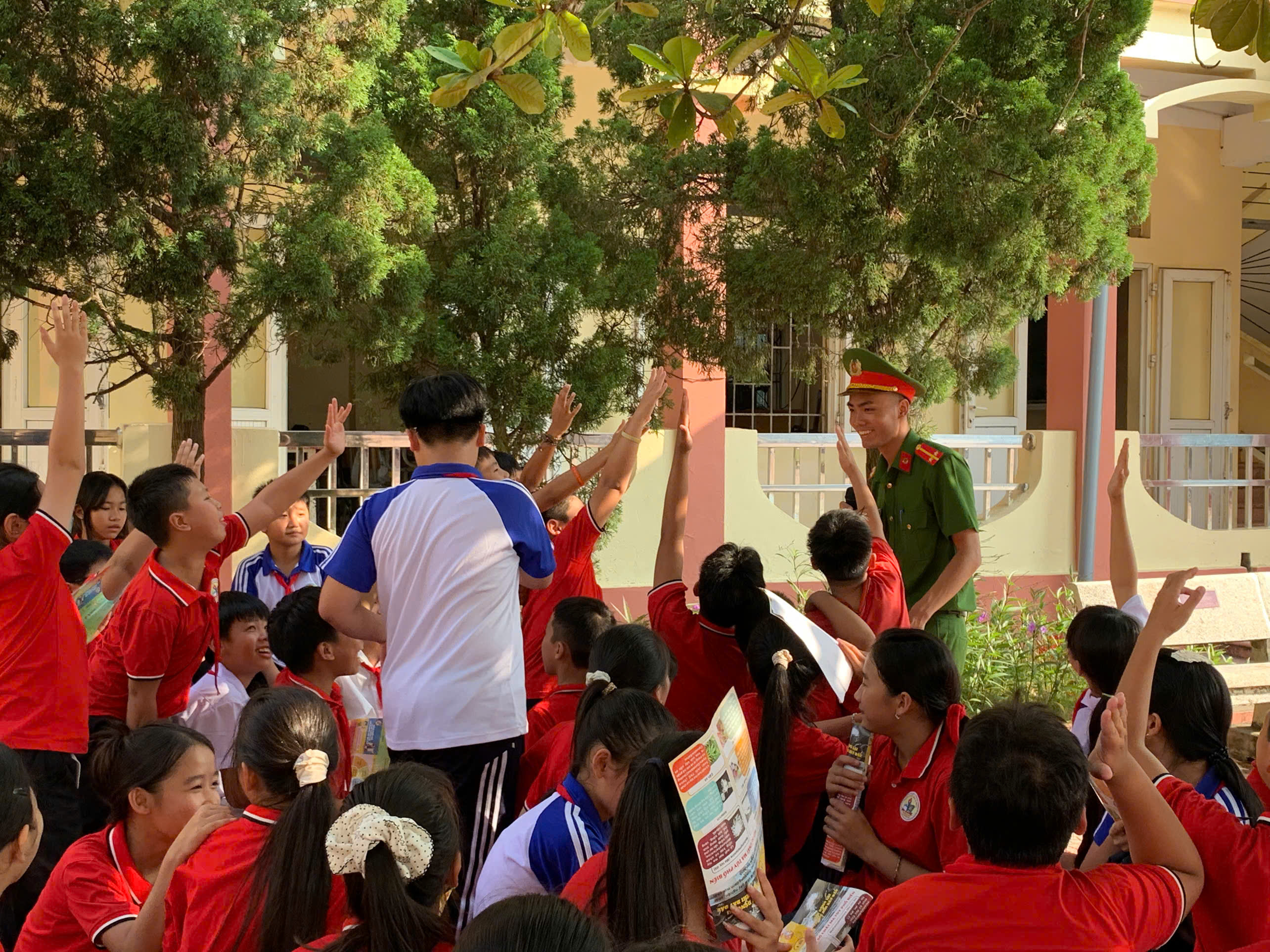 Tăng cường tuyên truyền pháp luật, xây dựng môi trường học đường an toàn cho học sinh Trường THCS Tiên Tiến