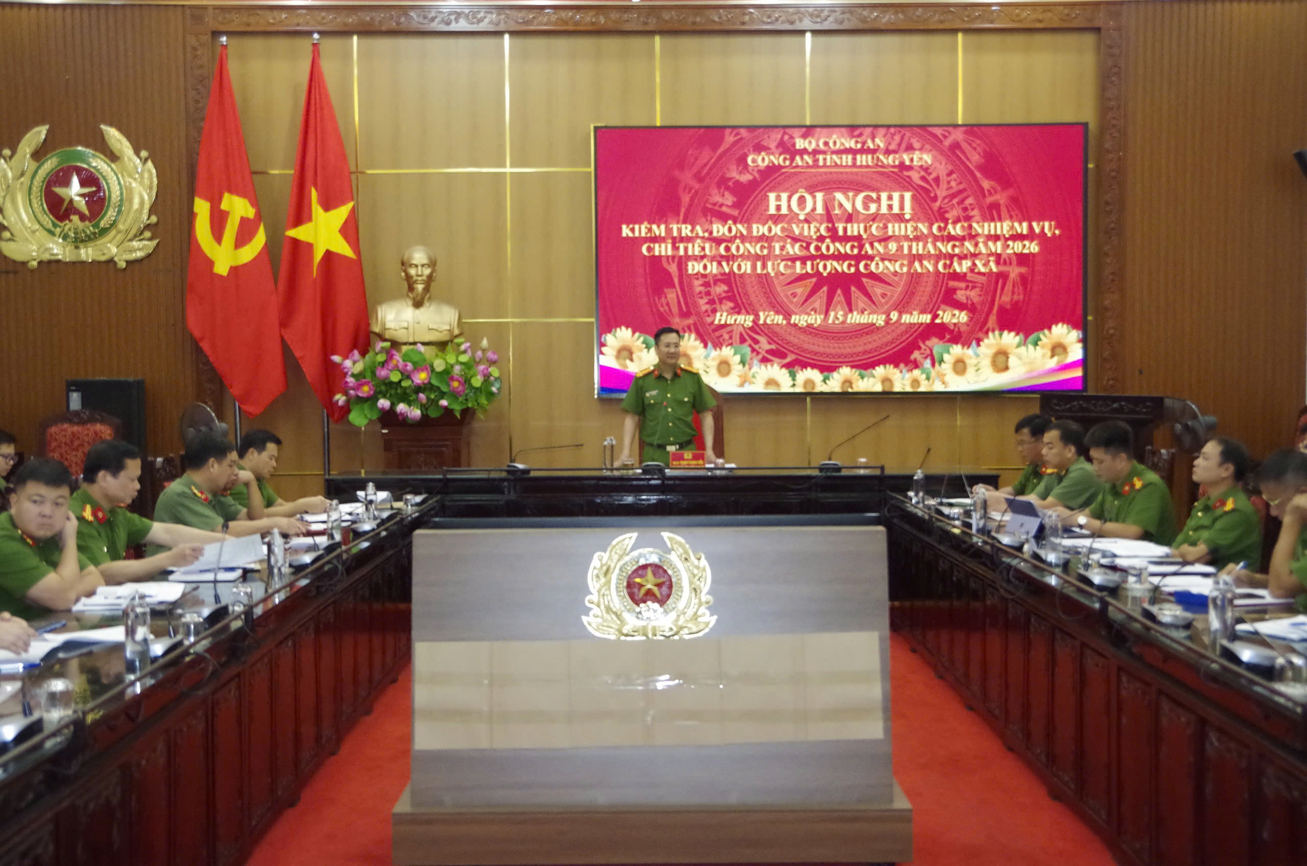 Đồng chí Đại tá Phạm Thanh Tiến – Phó Giám đốc Công an tỉnh làm việc với Công an các xã
