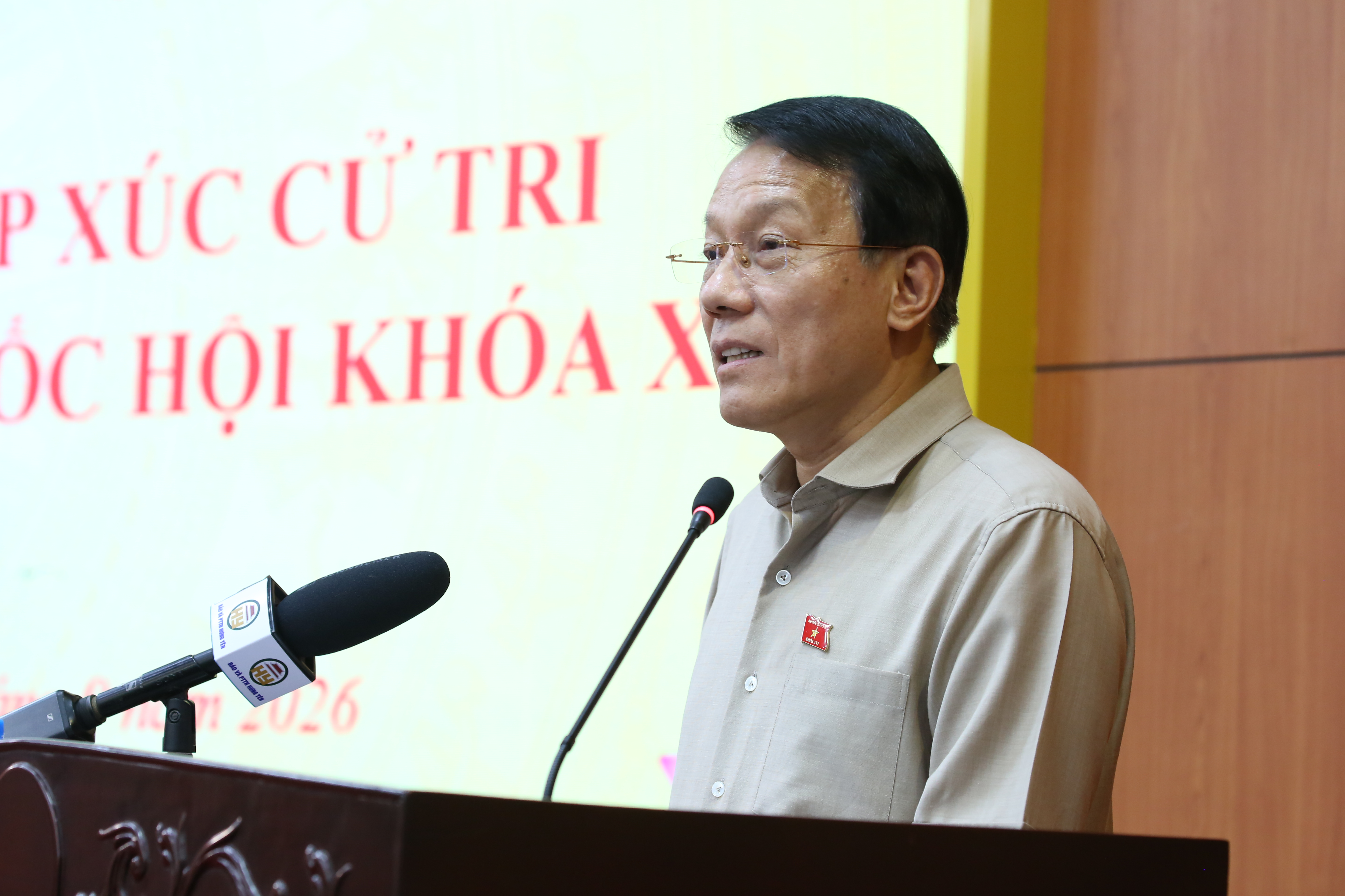Bộ trưởng Lương Tam Quang tiếp xúc cử tri trước kỳ họp thứ 2, Quốc hội khóa XVI tại tỉnh Hưng Yên