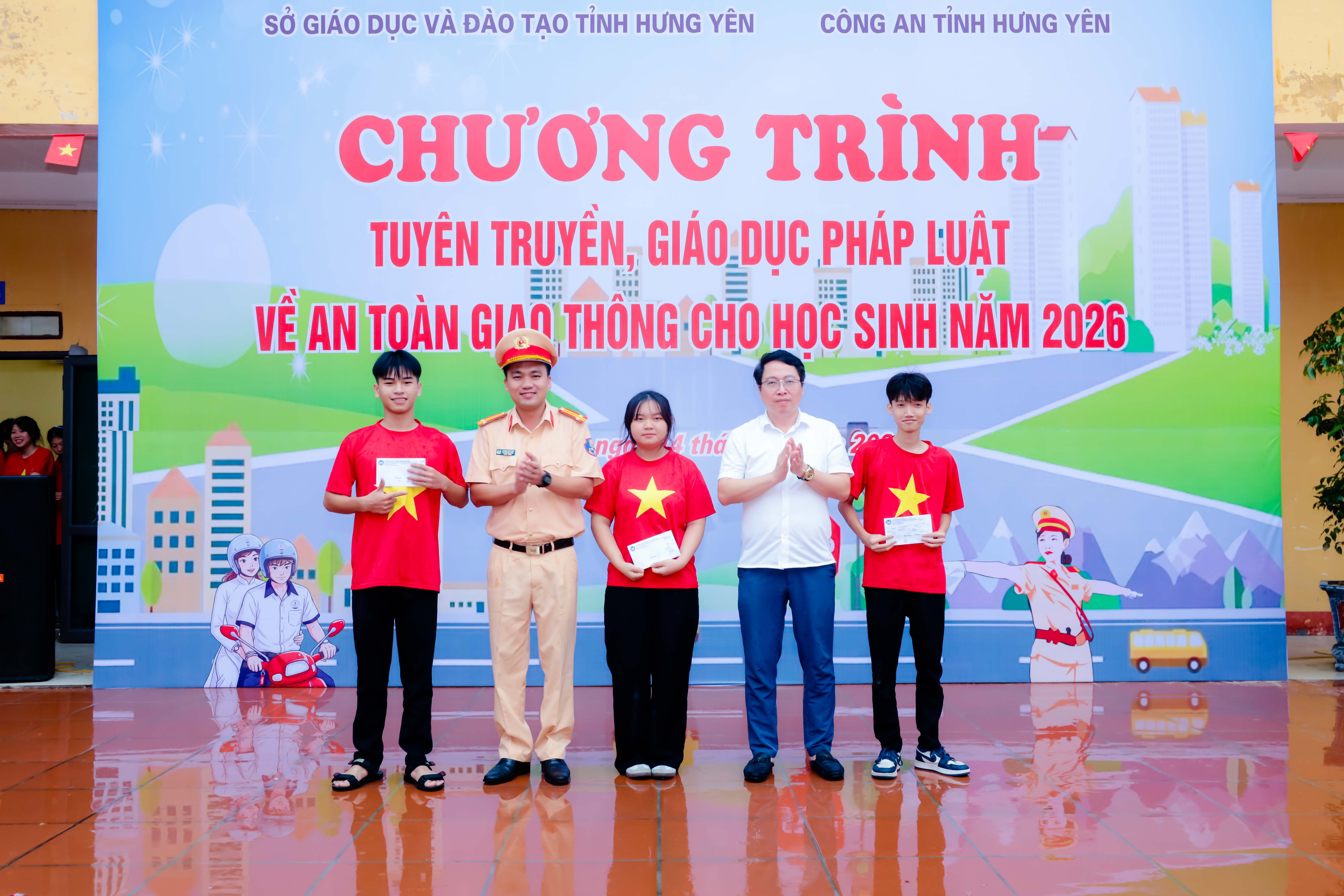 Phòng Cảnh sát giao thông tăng cường tuyên truyền ATGT, trang bị kỹ năng lái xe an toàn cho học sinh năm học 2026-2027