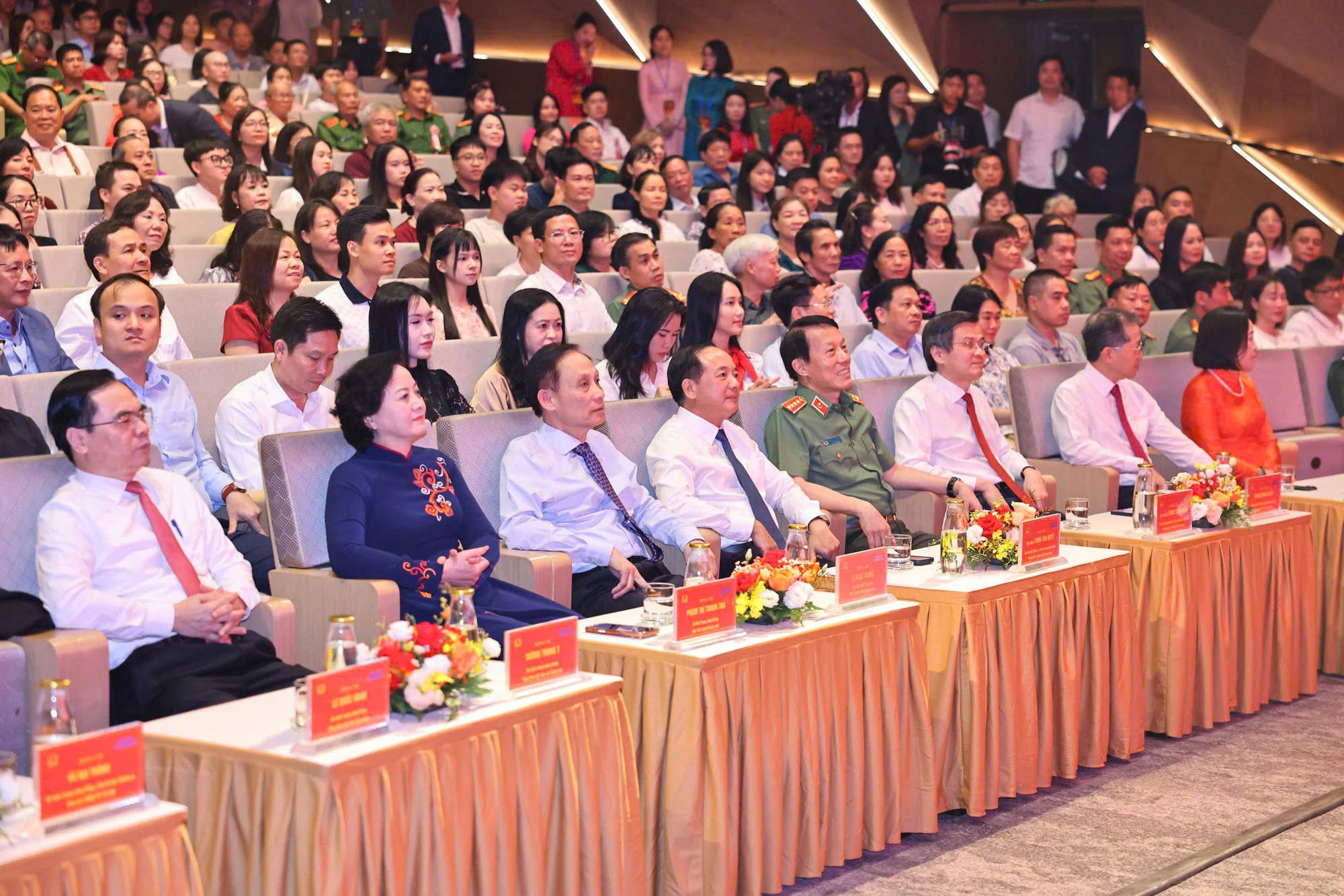 Những “Ánh sao” cống hiến vì bình yên Tổ quốc