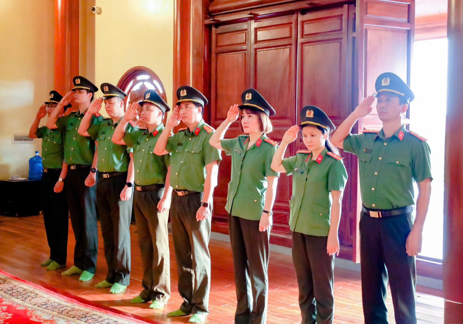 Đội Tuyên truyền, giáo dục dâng hương tri ân Anh hùng liệt sĩ CAND Bùi Thị Cúc trước thềm Liên hoan Truyền hình, Phát thanh, Điện ảnh CAND lần thứ XV