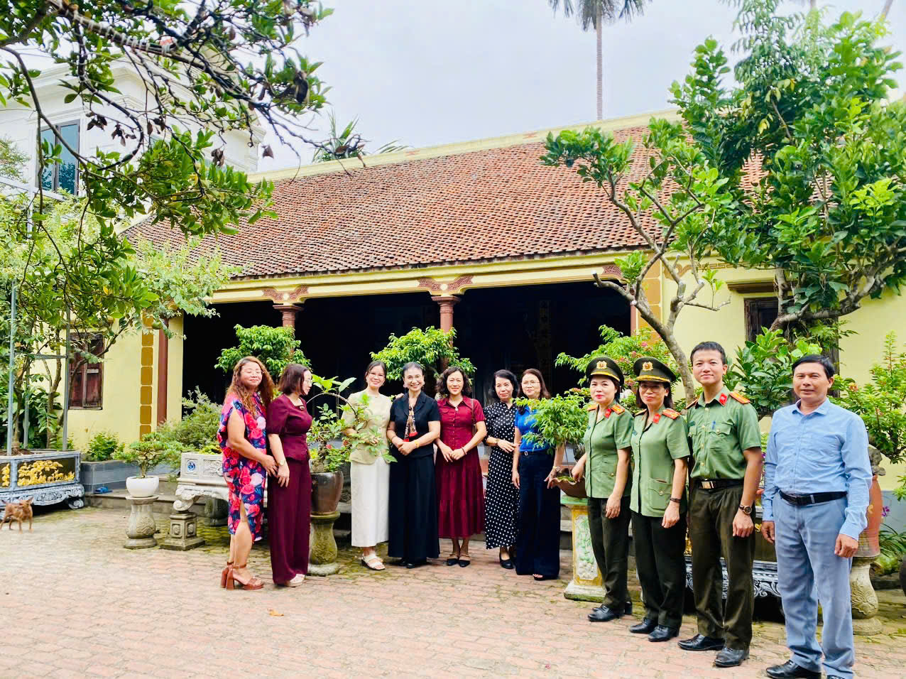 Hội phụ nữ Phòng An ninh kinh tế tổ chức chuỗi hoạt động tri ân nhân kỷ niệm 79 năm Ngày Thương binh - Liệt sĩ (27/7/1947-27/7/2026)