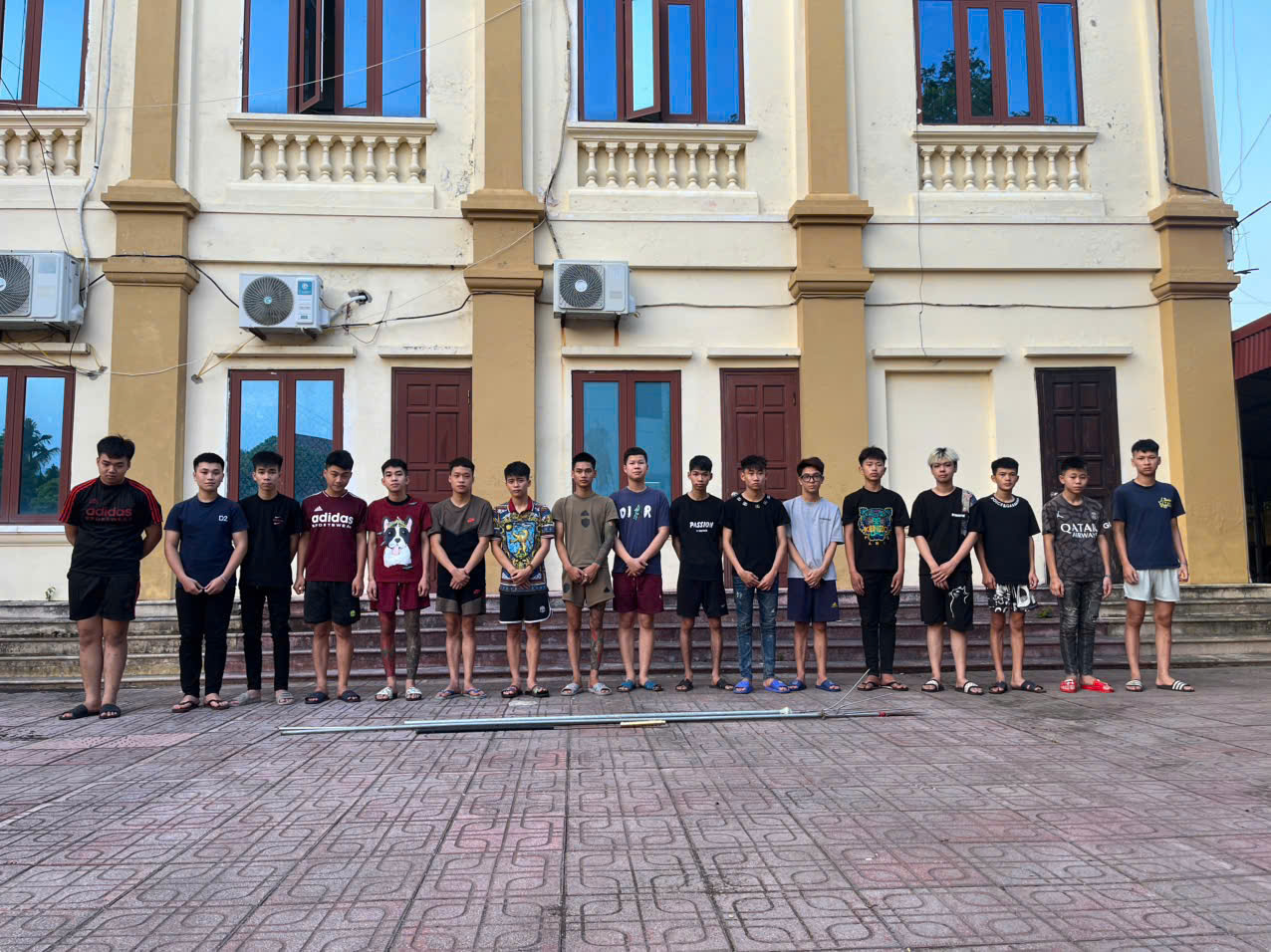 Công an xã Hưng Hà điều tra, làm rõ vụ hỗn chiến của 22 thanh, thiếu niên