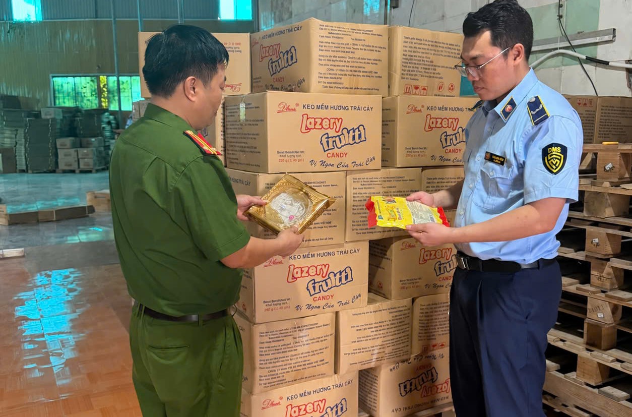 Phòng Cảnh sát kinh tế tăng cường đấu tranh, xử lý vi phạm an toàn thực phẩm dịp Tết Trung thu