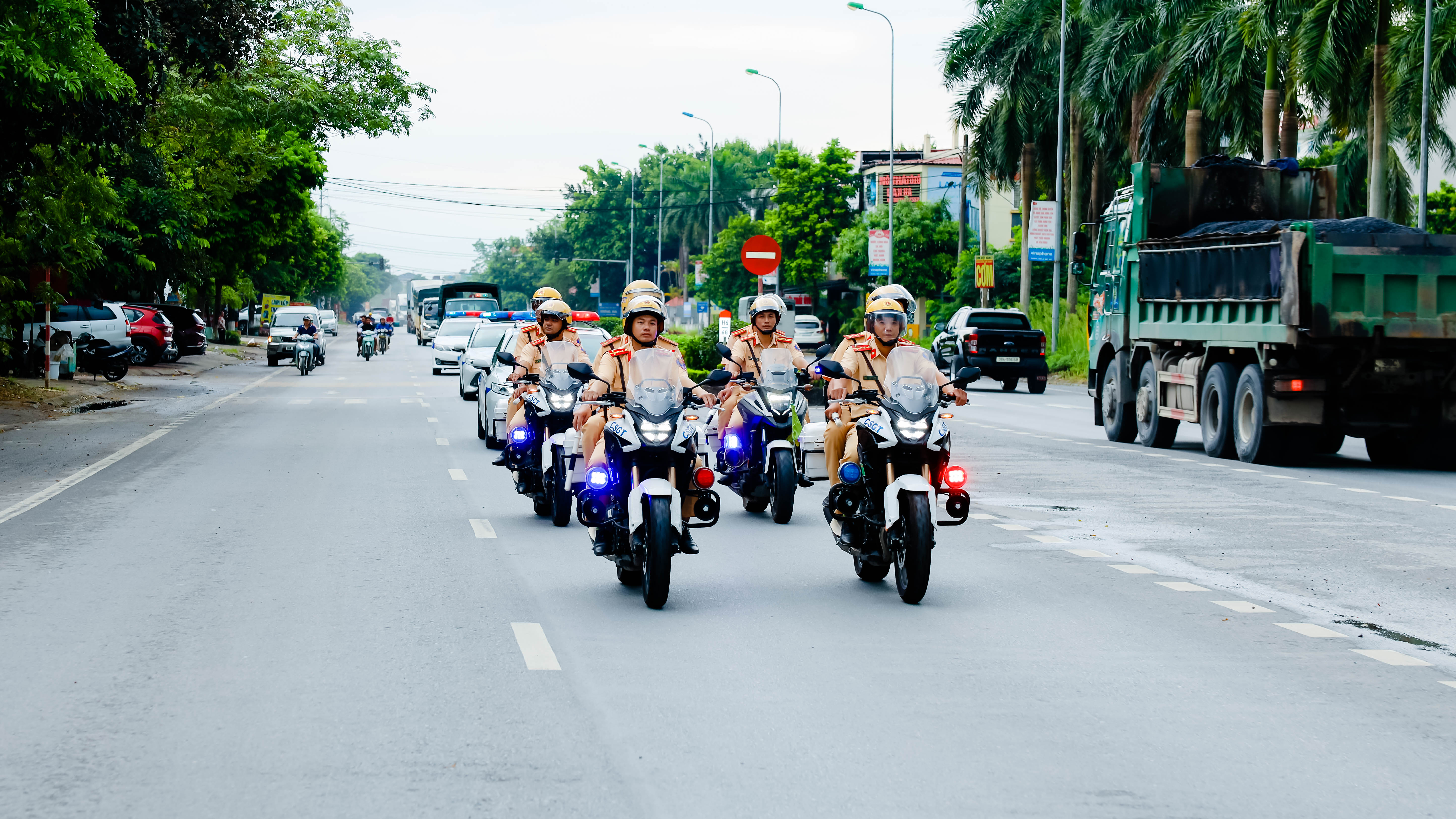 UBND tỉnh Hưng Yên chỉ đạo bảo đảm trật tự, an toàn giao thông dịp nghỉ Lễ Quốc khánh 02/9 và Tháng cao điểm cho học sinh đến trường