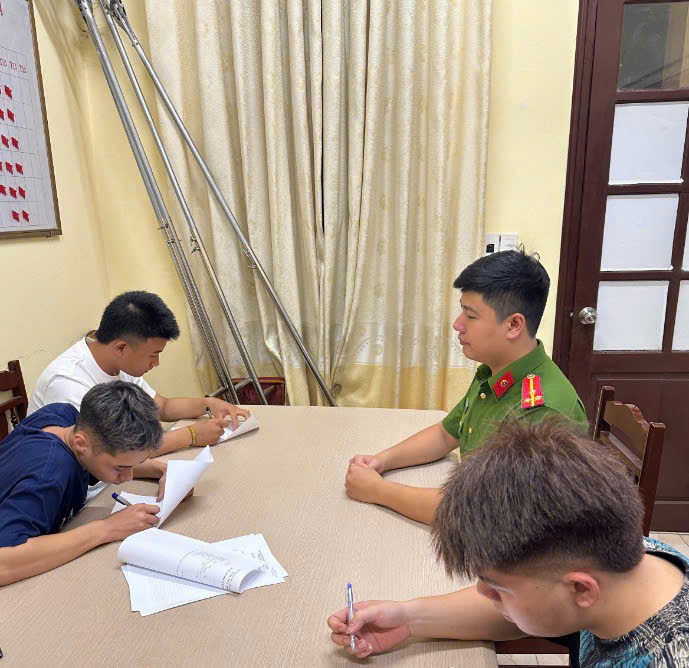 Tổ Cảnh sát phòng chống tội phạm Công an xã Tân Hưng – “quả đấm thép” trên mặt trận đấu tranh phòng, chống tội phạm