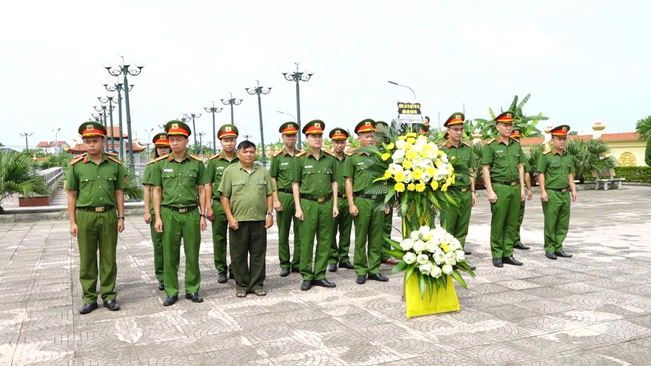 Công an xã Quỳnh An tổ chức các hoạt động tri ân nhân kỷ niệm 79 năm Ngày Thương binh - Liệt sĩ