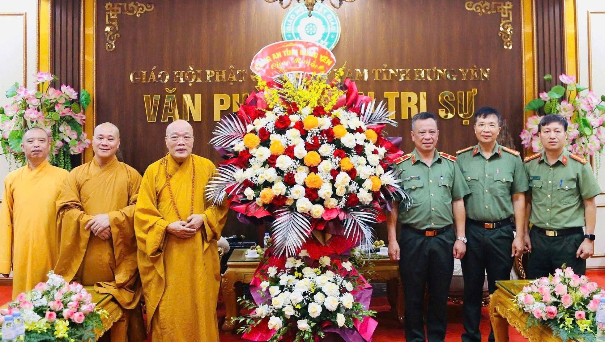 Lãnh đạo Công an tỉnh Hưng Yên chúc mừng thành công Đại hội đại biểu Giáo hội Phật giáo Việt Nam tỉnh Hưng Yên lần thứ I, nhiệm kỳ 2026 - 2031