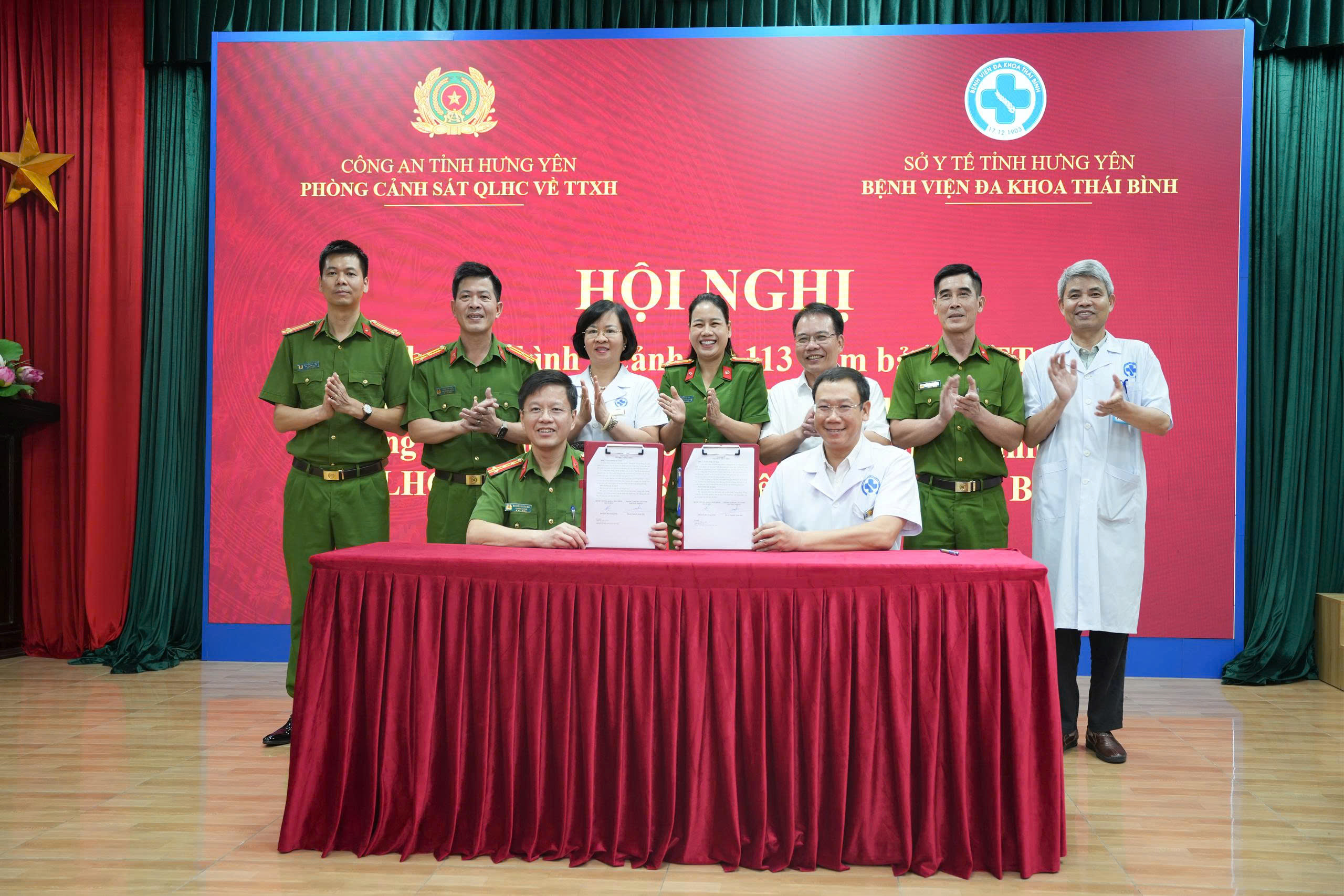 Phòng Cảnh sát Quản lý hành chính về trật tự xã hội phối hợp với Bệnh viện đa khoa Thái Bình nâng cao hiệu quả trong công tác đảm bảo an ninh, an toàn cho nhân viên y tế và Nhân dân.