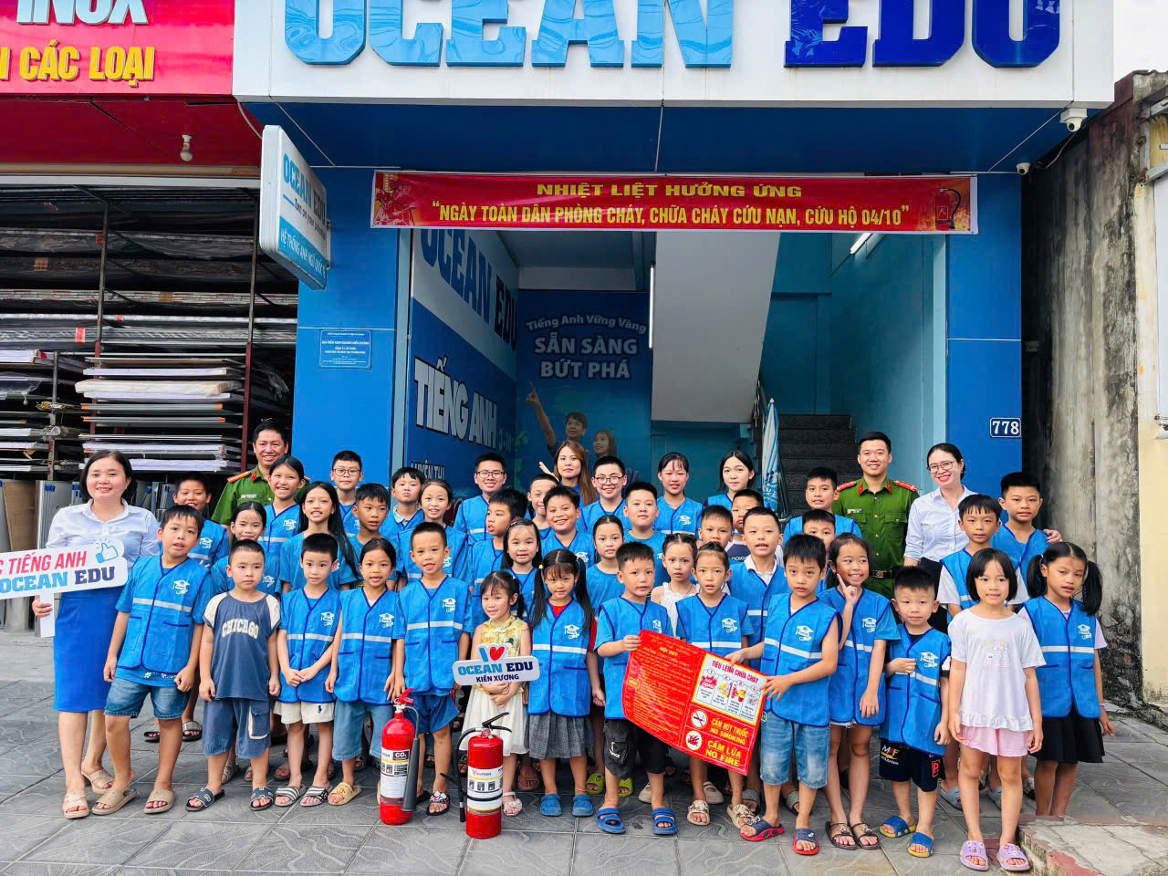 Công an xã Kiến Xương tuyên truyền, hướng dẫn kỹ năng phòng cháy, chữa cháy và cứu nạn, cứu hộ cho giáo viên, học sinh Trung tâm Anh ngữ Ocean Edu Kiến Xương