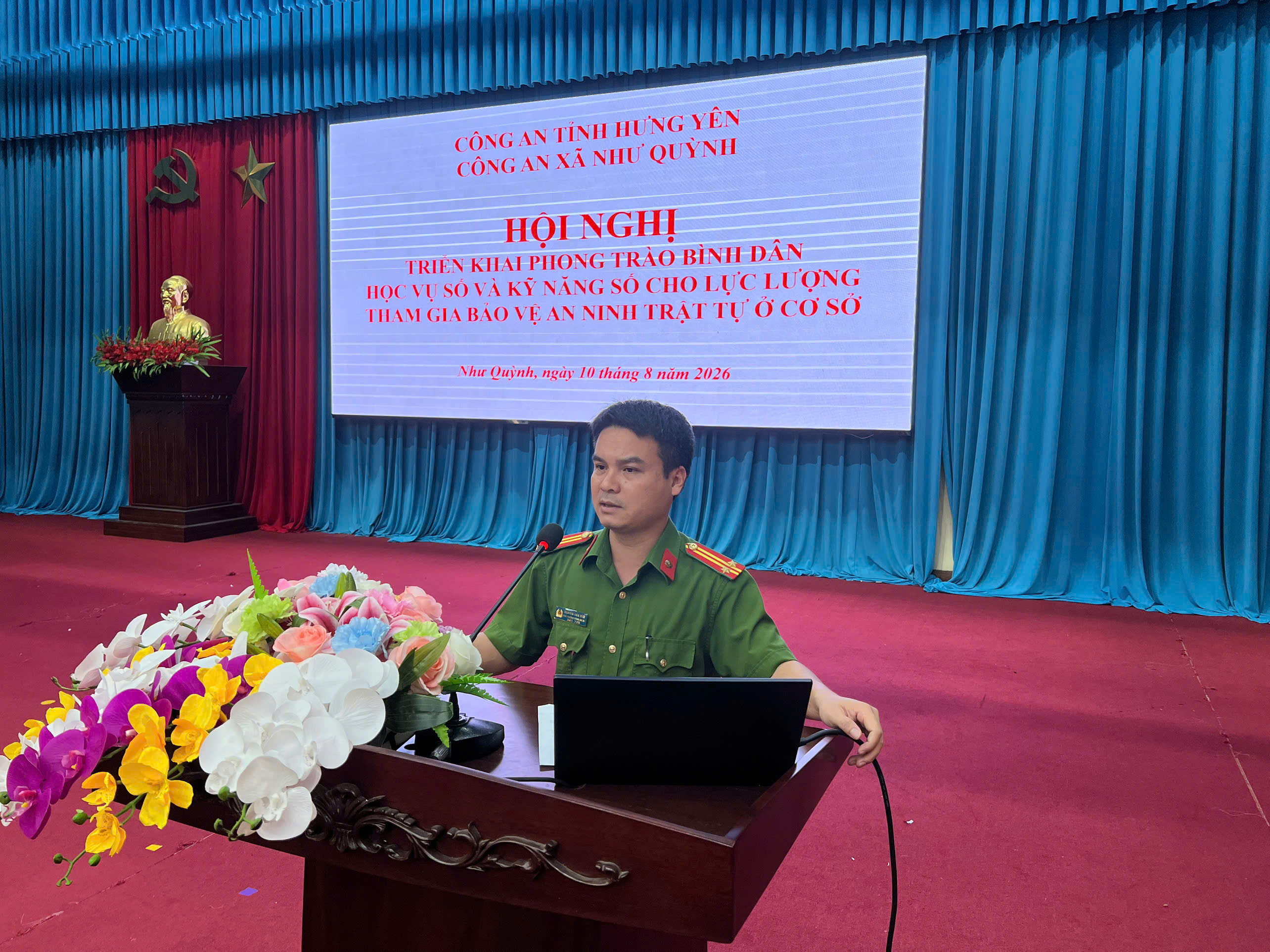Công an xã Như Quỳnh triển khai phong trào “Bình dân học vụ số”, nâng cao kỹ năng số cho lực lượng tham gia bảo vệ an ninh, trật tự ở cơ sở