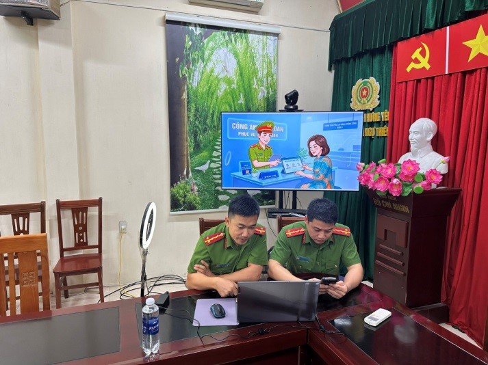 Công an xã Ngự Thiên ứng dụng mạng xã hội nâng cao hiệu quả cải cách hành chính