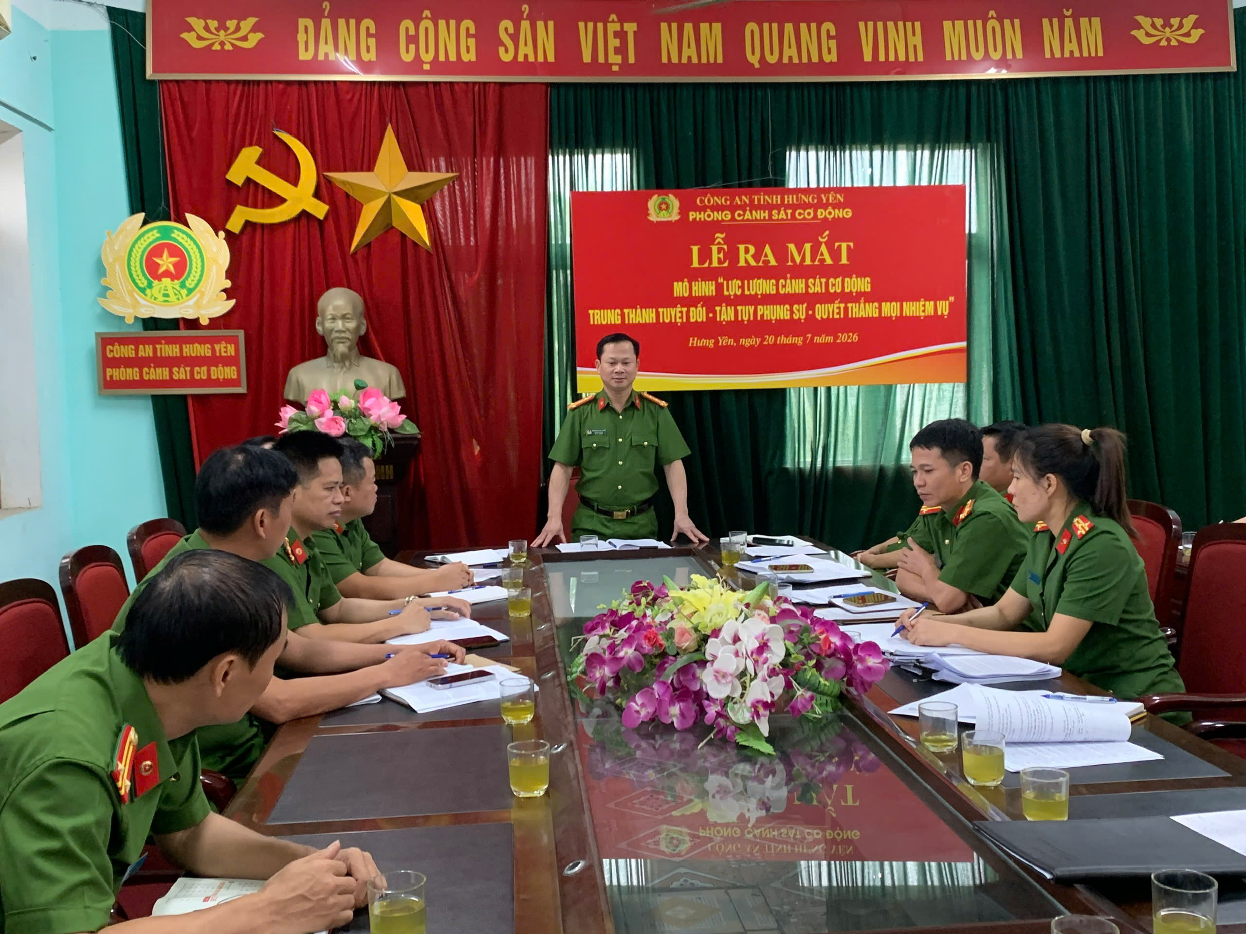 PHÒNG CẢNH SÁT CƠ ĐỘNG TỔ CHỨC LỄ RA MẮT MÔ HÌNH “LỰC LƯỢNG CẢNH SÁT CƠ ĐỘNG TRUNG THÀNH TUYỆT ĐỐI - TẬN TỤY PHỤNG SỰ - QUYẾT THẮNG MỌI NHIỆM VỤ”
