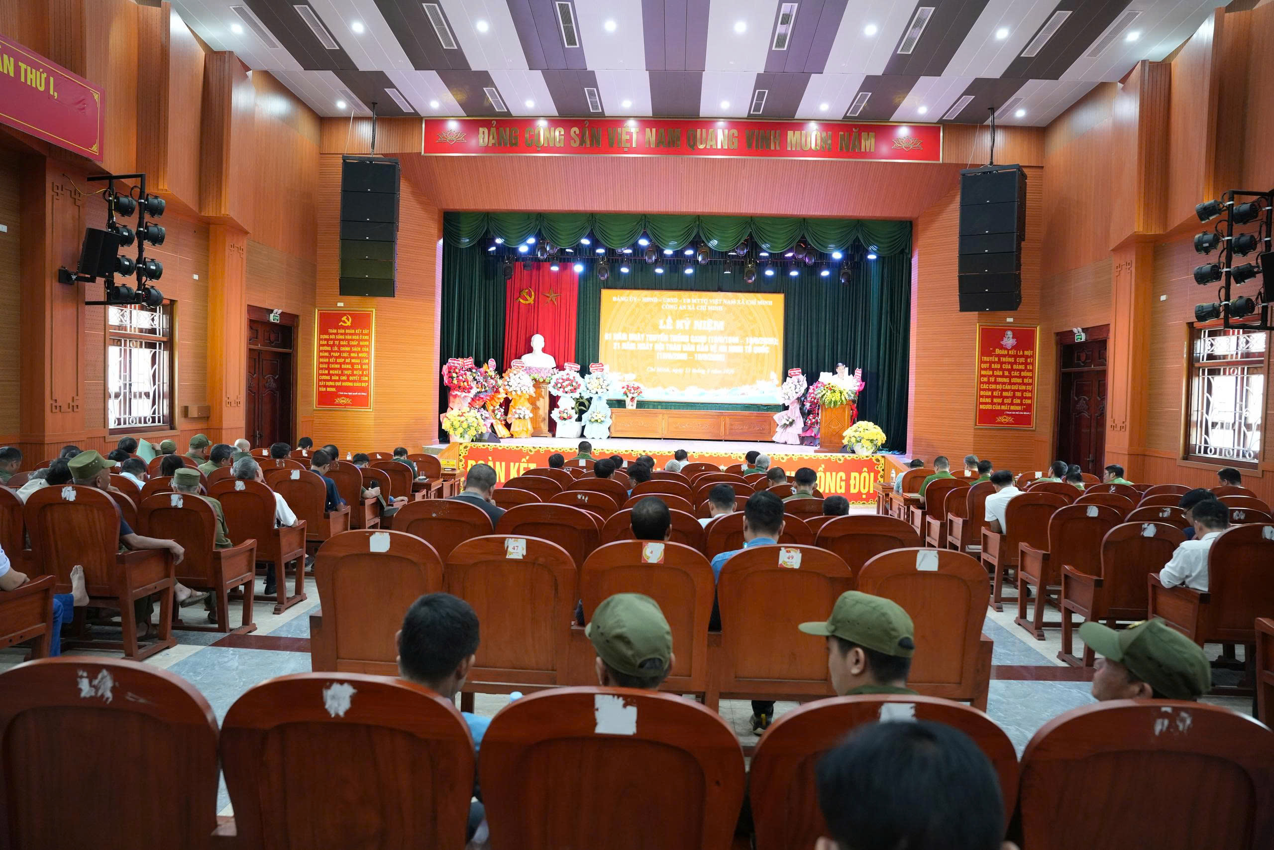 Công an xã Chí Minh tổ chức kỷ niệm 81 năm Ngày truyền thống Công an nhân dân Việt Nam và 21 năm Ngày hội toàn dân bảo vệ an ninh Tổ quốc