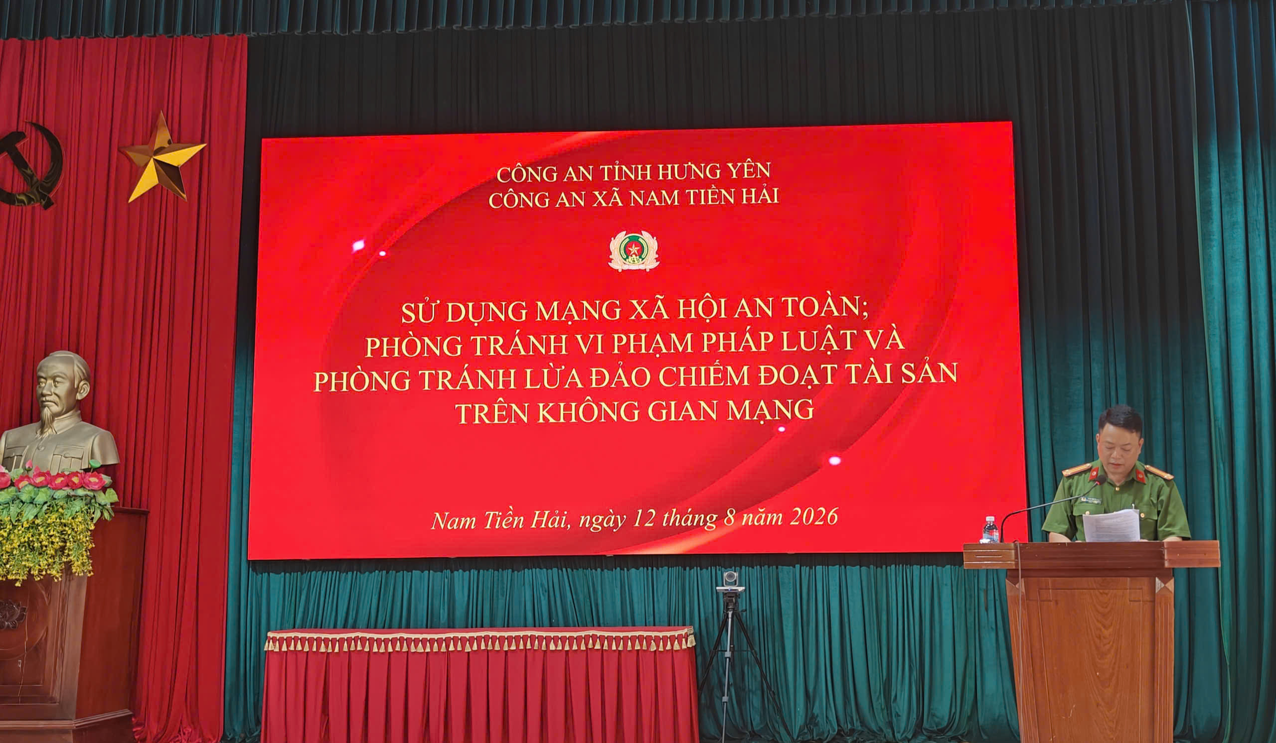 Công an xã Nam Tiền Hải tổ chức hội nghị tuyên truyền về sử dụng mạng xã hội an toàn, phòng tránh vi phạm pháp luật và phòng tránh lừa đảo chiếm đoạt tài sản trên không gian mạng