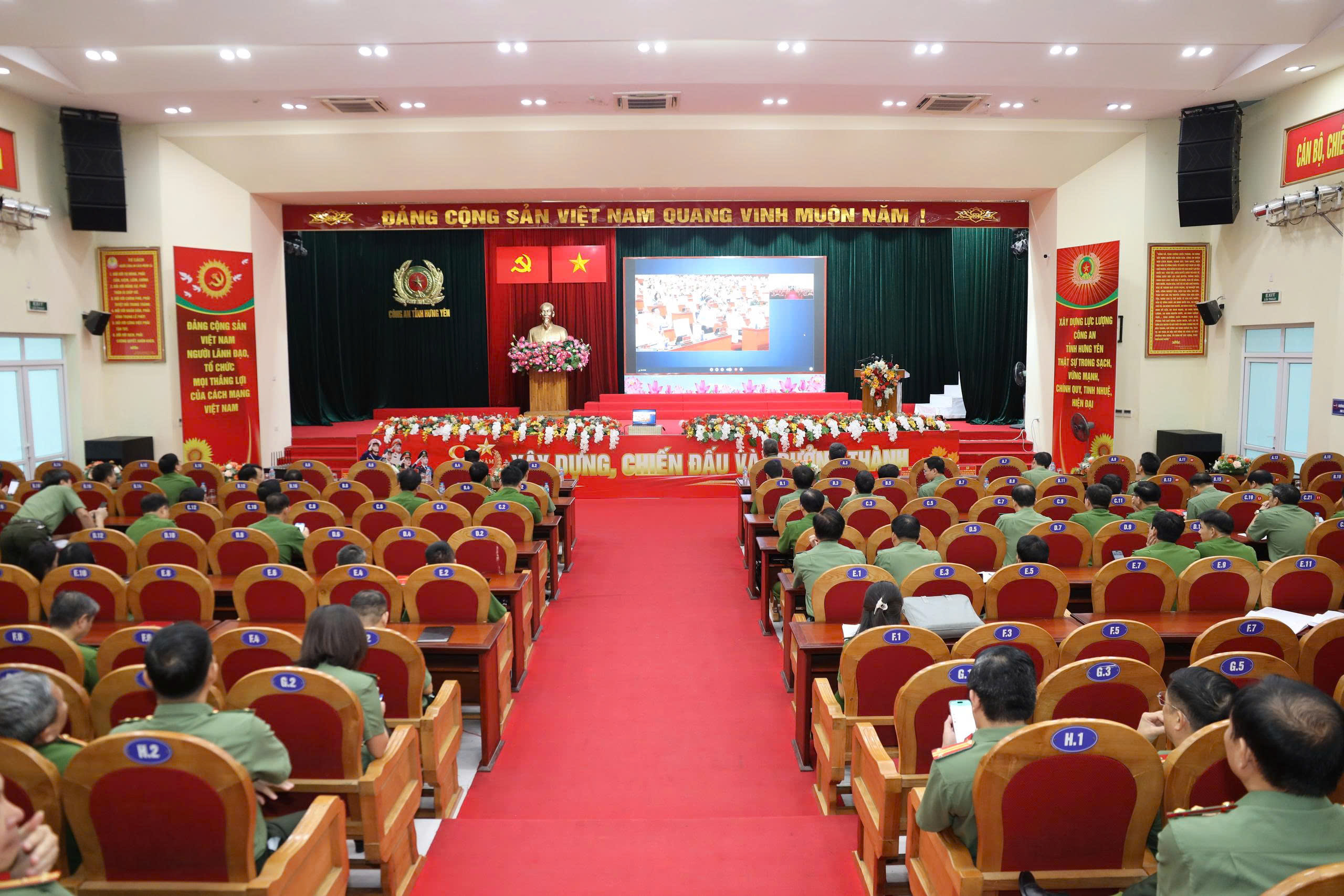 Hội nghị toàn quốc nghiên cứu, học tập, quán triệt và triển khai thực hiện Nghị quyết Hội nghị lần thứ ba Ban Chấp hành Trung ương Đảng khóa XIV