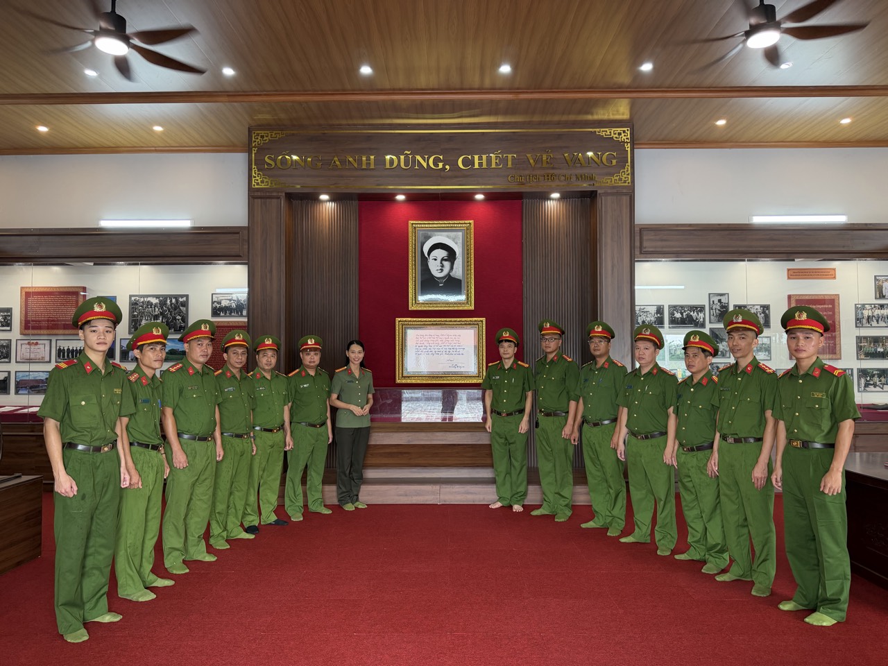 Phân trại tạm giam Khoái Châu tổ chức về nguồn tri ân nữ Anh hùng liệt sĩ CAND Bùi Thị Cúc