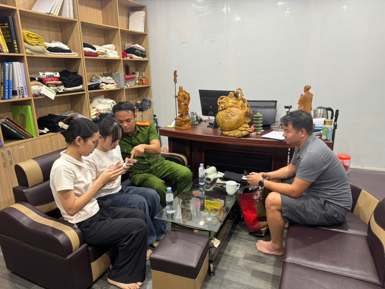 Công an xã Hoàn Long tăng cường tổng rà soát phương tiện xe cơ giới; bảo đảm trật tự, an toàn giao thông trên địa bàn
