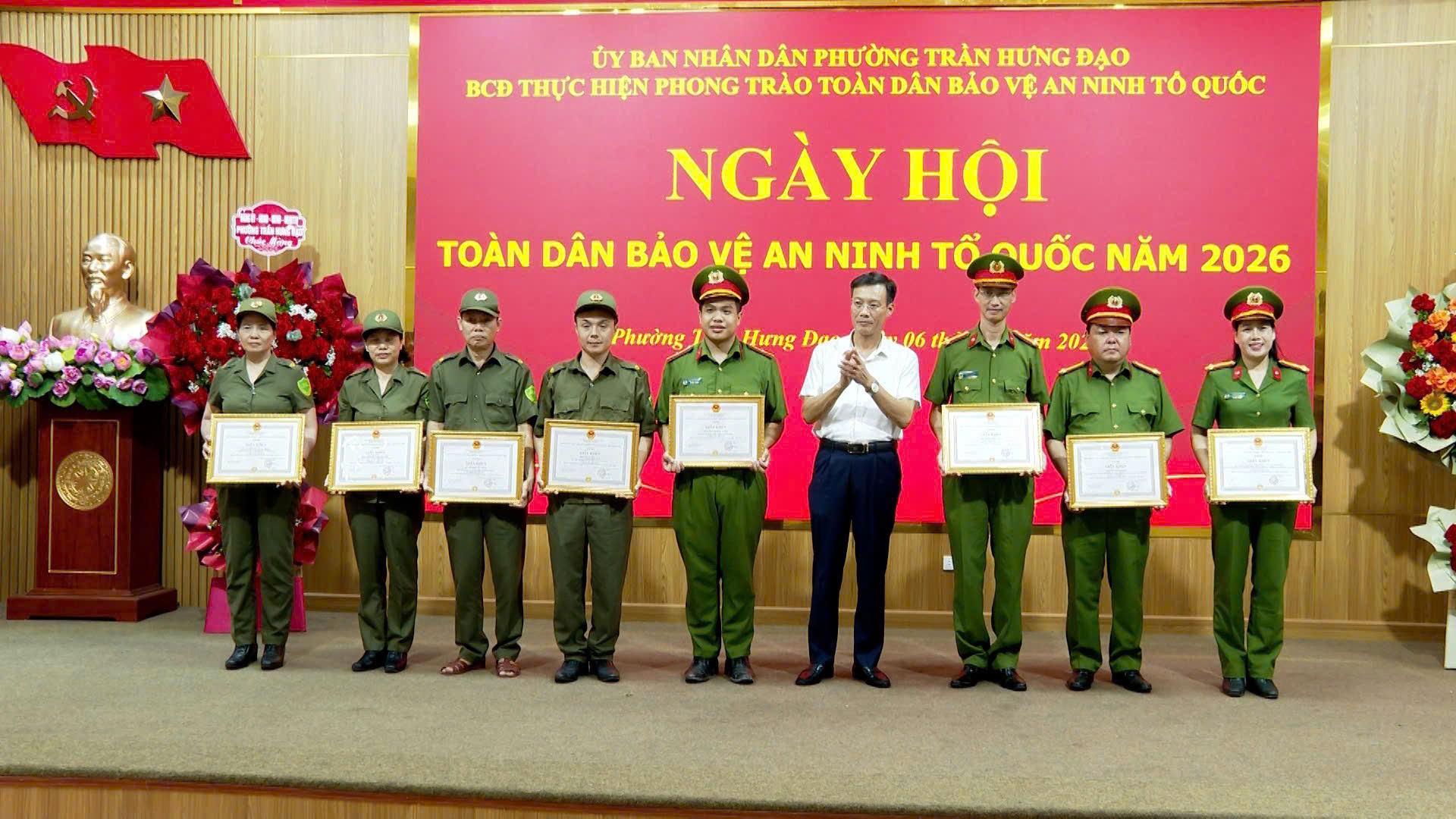 Công an phường Trần Hưng Đạo tham mưu tổ chức thành công Ngày hội Toàn dân bảo vệ ANTQ và ra mắt 02 mô hình tổ tự quản về ANTT trên địa bàn phường