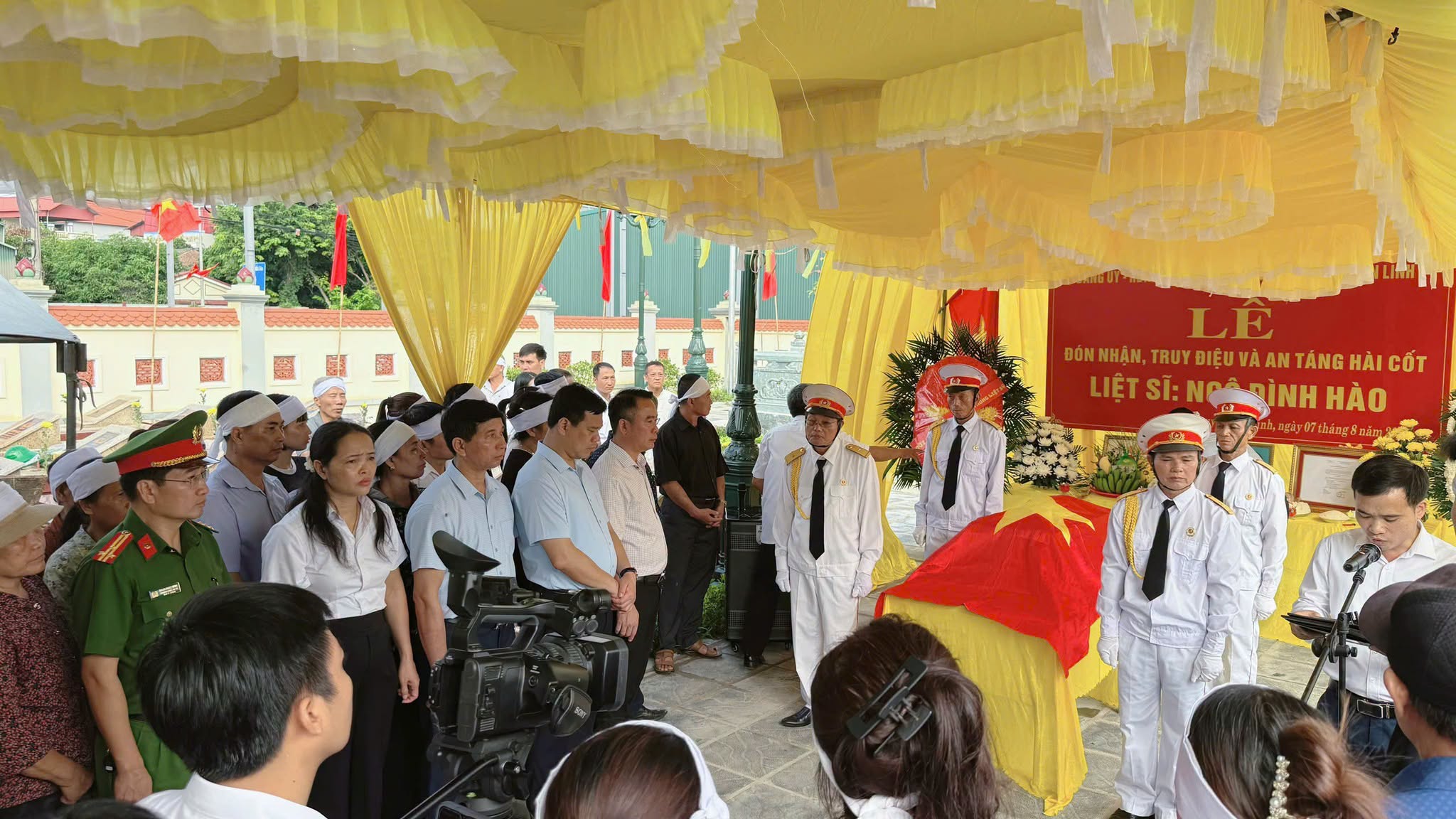 Công an xã Nguyễn Văn Linh tổ chức bảo đảm an ninh, trật tự phục vụ Lễ đón nhận và an táng hài cốt Liệt sĩ về với đất mẹ