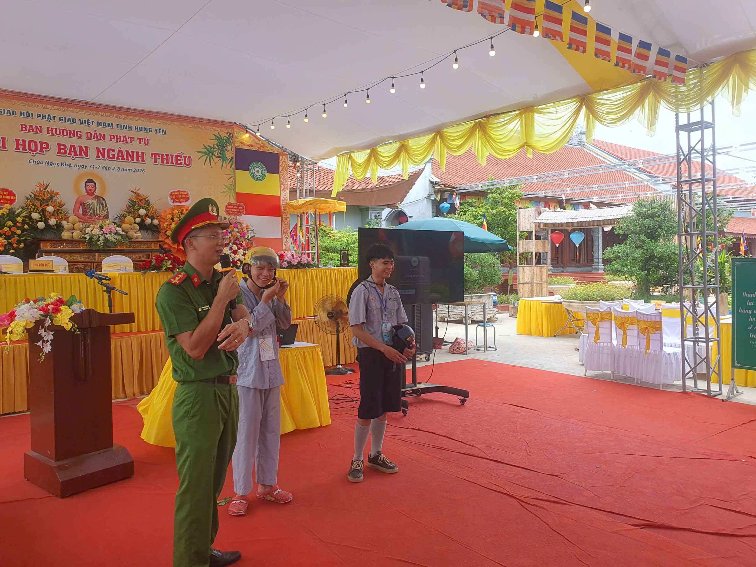 Công an xã Nguyễn Trãi bảo đảm an ninh, trật tự và tuyên truyền pháp luật cho 250 thanh thiếu niên tại chùa Ngọc Khê