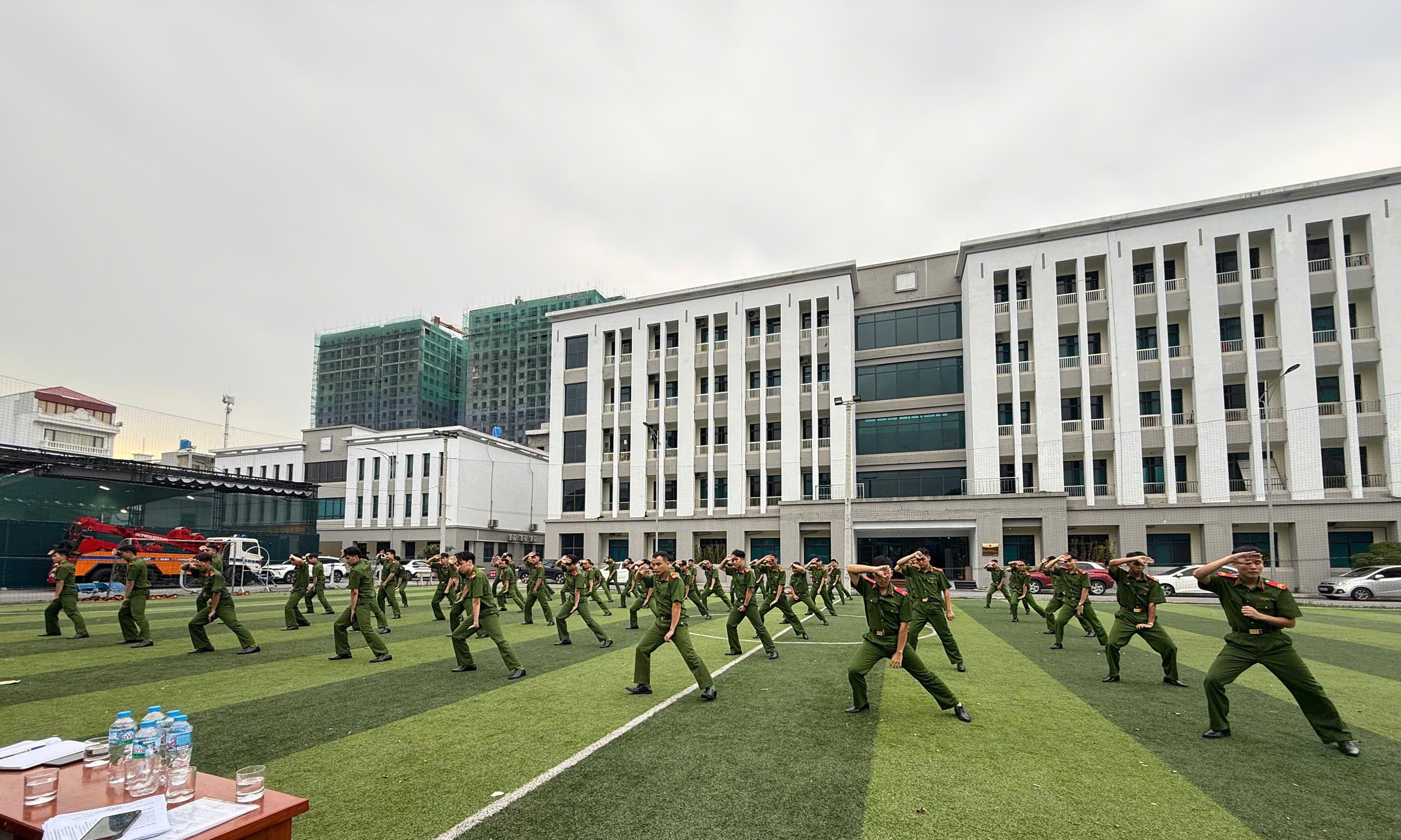 Phòng Cảnh sát thi hành án hình sự và hỗ trợ tư pháp hoàn thành chương trình tập huấn Điều lệnh, huấn luyện quân sự, võ thuật Công an nhân dân năm 2026