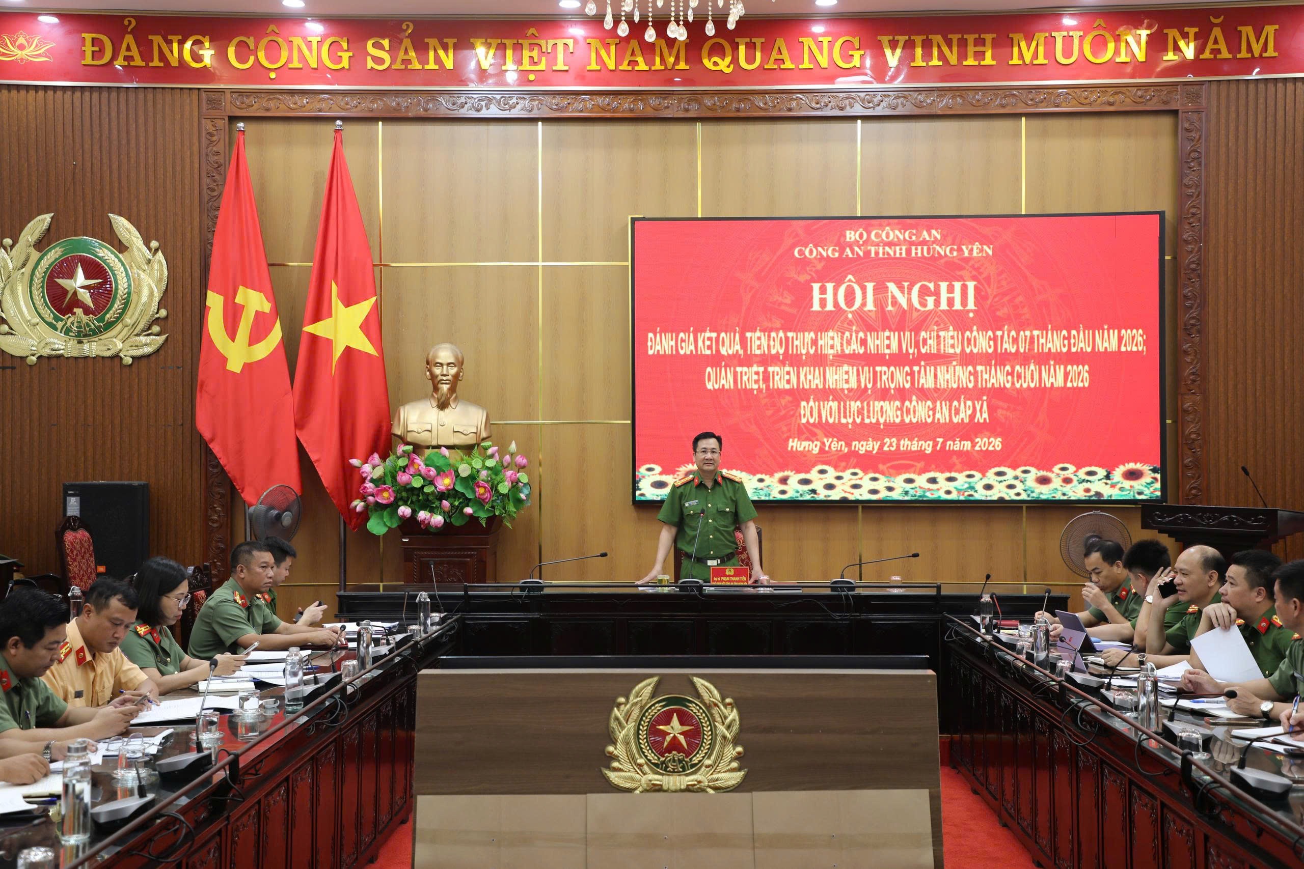 Công an tỉnh Hưng Yên: Tổ chức Hội nghị đánh giá kết quả, tiến độ thực hiện các nhiệm vụ, chỉ tiêu công tác 07 tháng đầu năm 2026 đối với lực lượng Công an xã