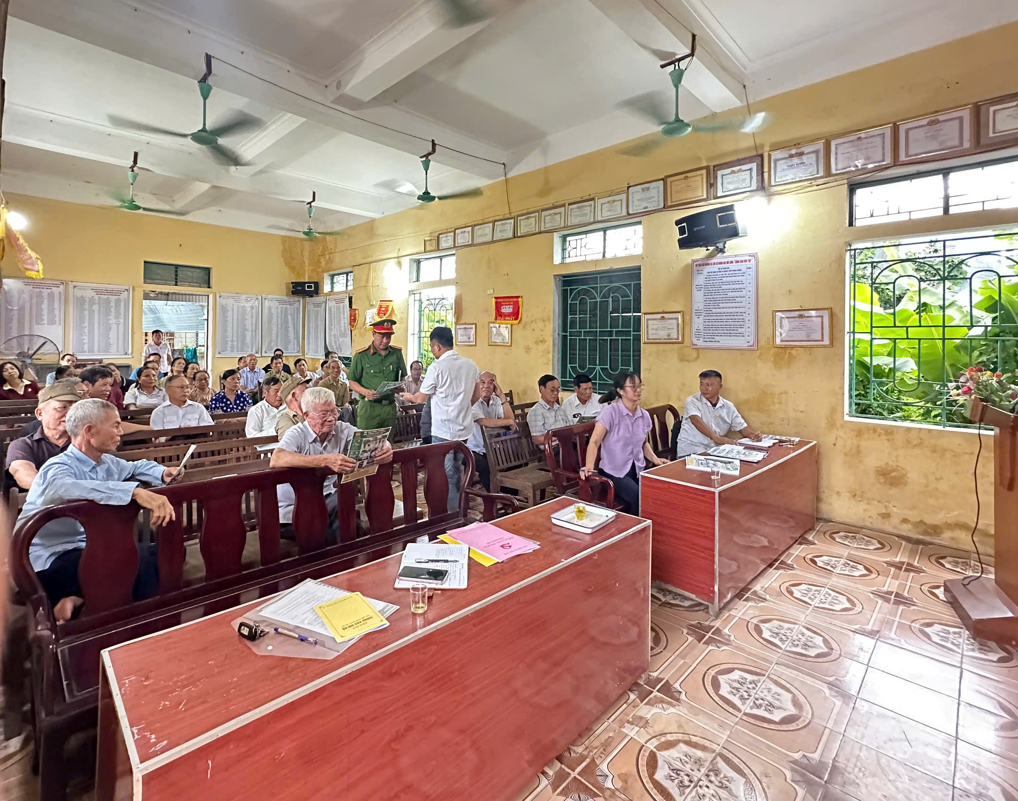Công an xã Bắc Tiên Hưng tăng cường bám cơ sở, đẩy mạnh tuyên truyền pháp luật về trật tự, an toàn giao thông