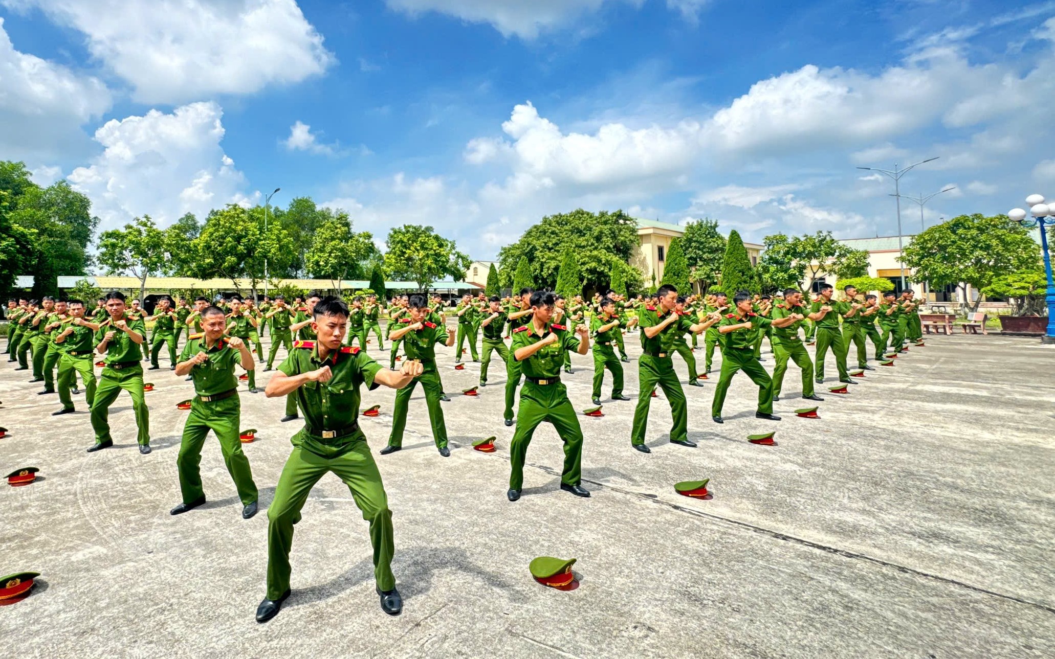 Nâng cao hiệu quả công tác điều lệnh, quân sự, võ thuật gắn với thực hiện thắng lợi nhiệm vụ chính trị tại Trại tạm giam số 2