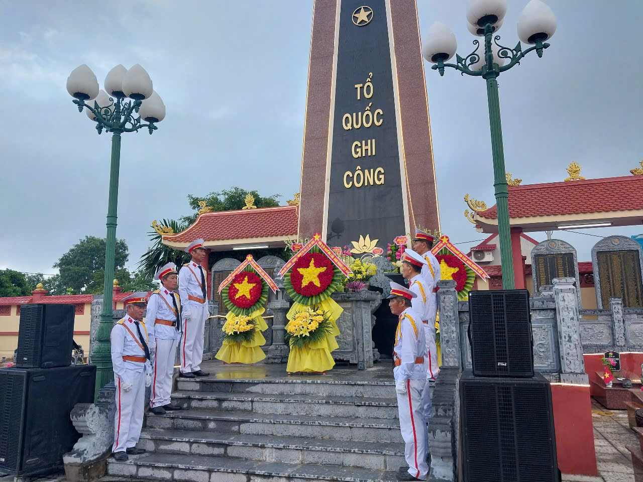 Công an xã Hồng Minh đảm bảo an ninh, trật tự phục vụ lấy mẫu sinh phẩm hài cốt liệt sĩ chưa xác định được danh tính