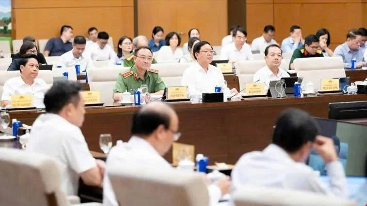 Tăng chế tài xử lý vi phạm hành chính để nâng cao ý thức chấp hành pháp luật và thiết lập trật tự kỷ cương