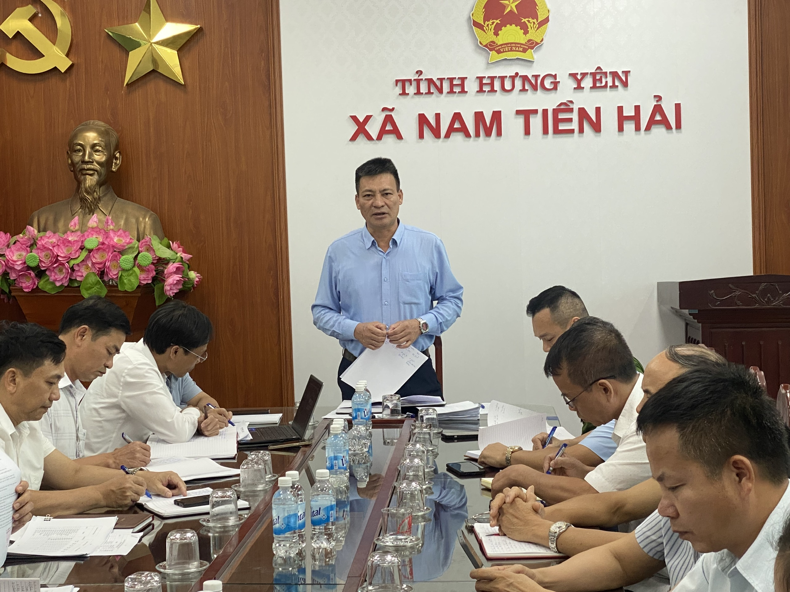 Công an xã Nam Tiền Hải tham mưu UBND xã đẩy nhanh tiến độ kích hoạt VNeID và tích hợp tài khoản an sinh xã hội