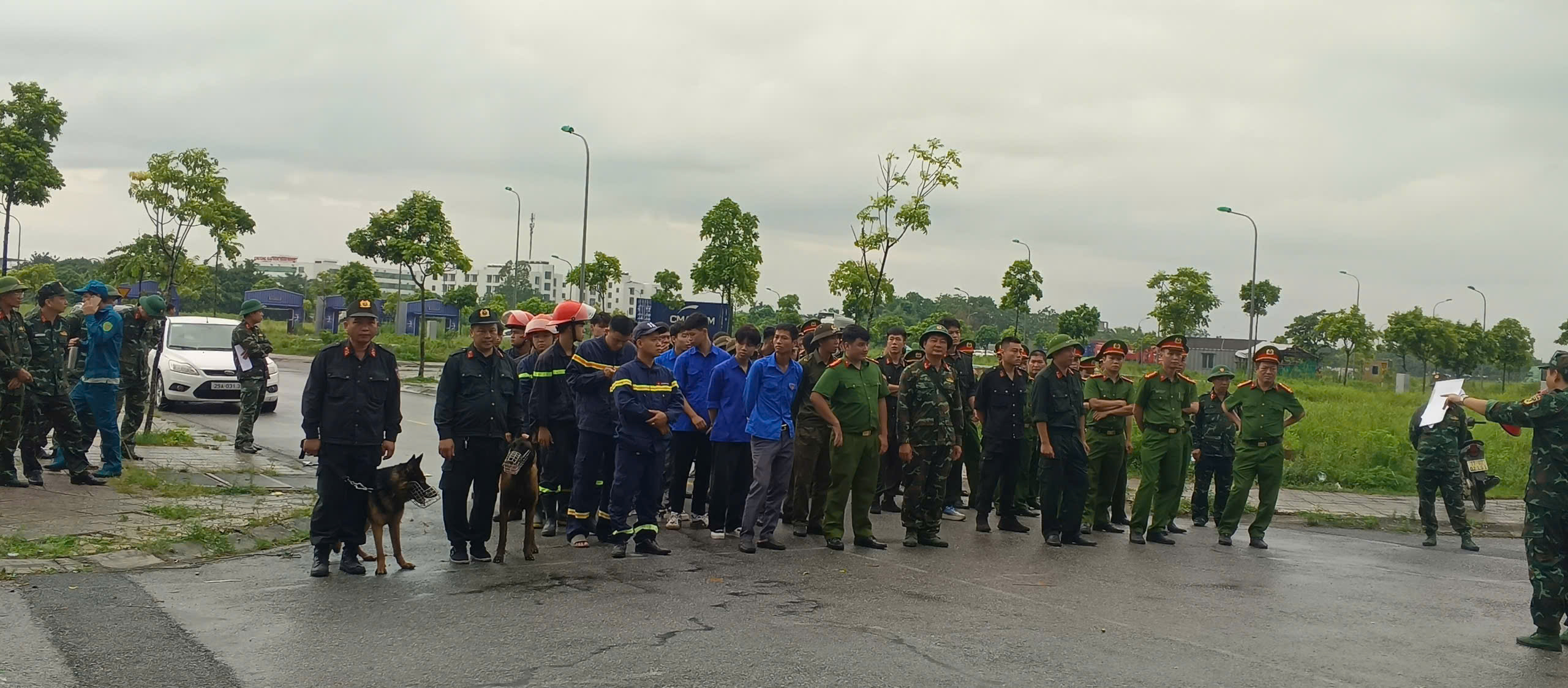 Lực lượng Cảnh sát cơ động tích cực phối hợp tham gia các cuộc diễn tập trong khu vực phòng thủ tỉnh Hưng Yên năm 2026