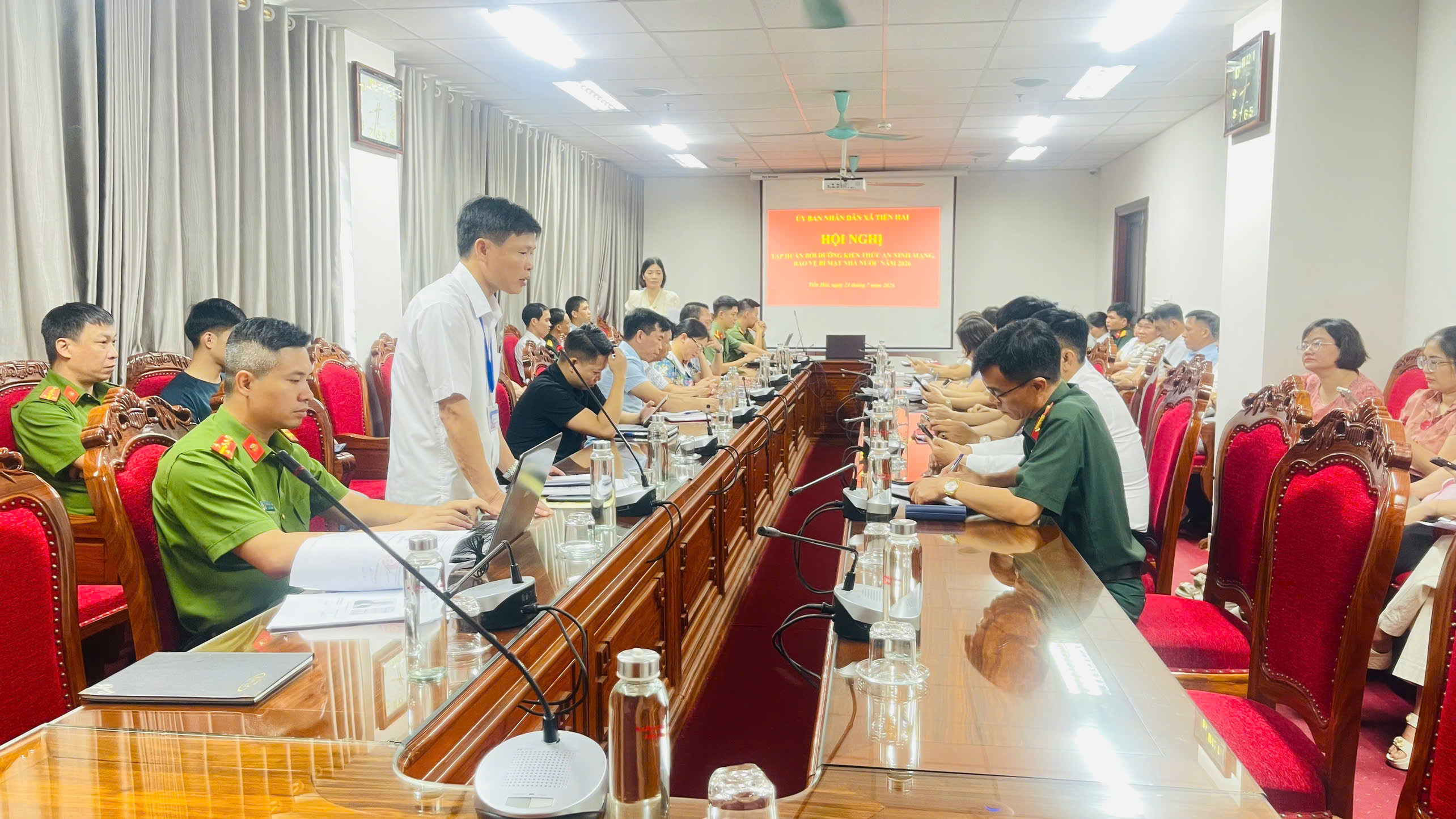 Công an xã Tiền Hải tham mưu UBND xã tổ chức tập huấn bồi dưỡng kiến thức về công tác, đảm bảo an ninh mạng, an ninh thông tin, an ninh dữ liệu và bí mật nhà nước trên không gian mạng năm 2026.