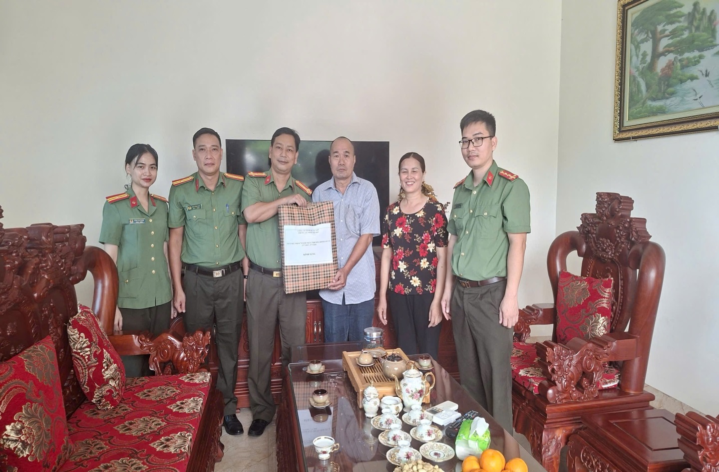 “UỐNG NƯỚC NHỚ NGUỒN” - tri ân các gia đình chính sách, người có công với cách mạng